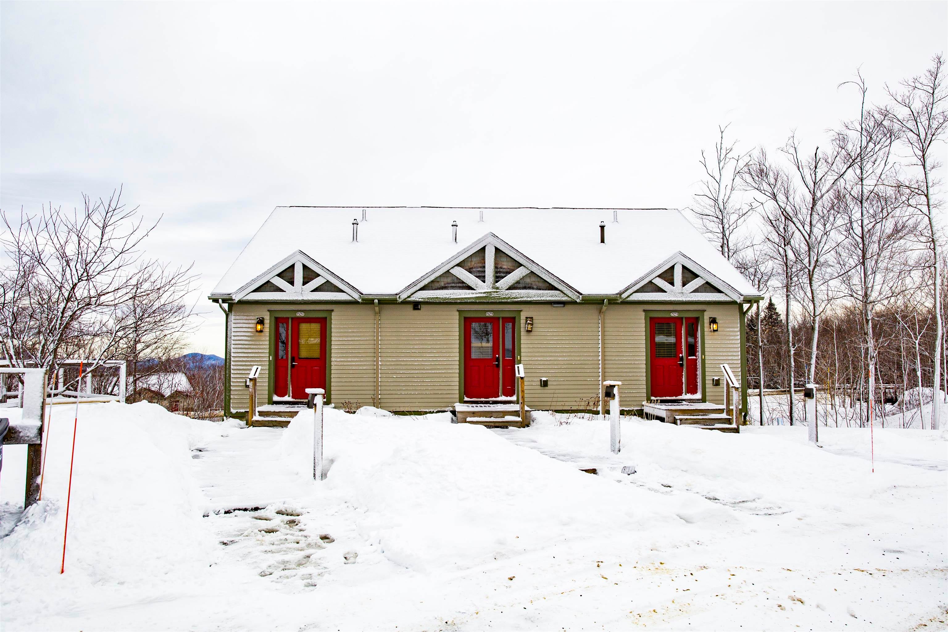 16 White Pine Drive 4745 — photo