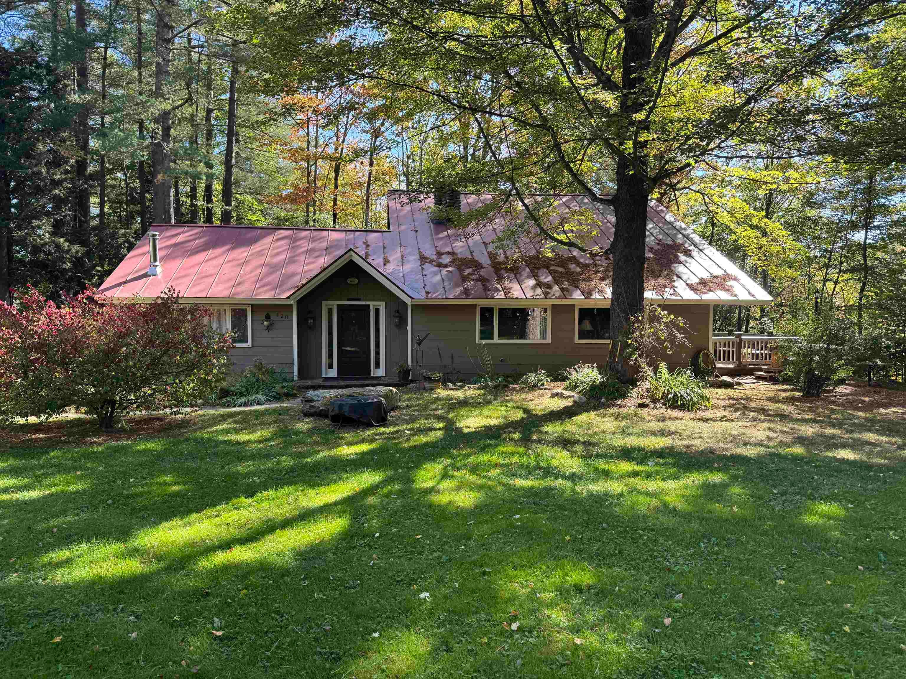 128 Upper Pines Road — photo