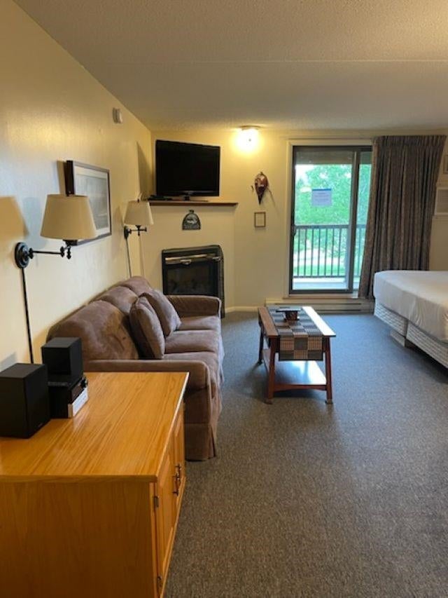 7 Liftside 7 at Smugglers Notch Resort — photo