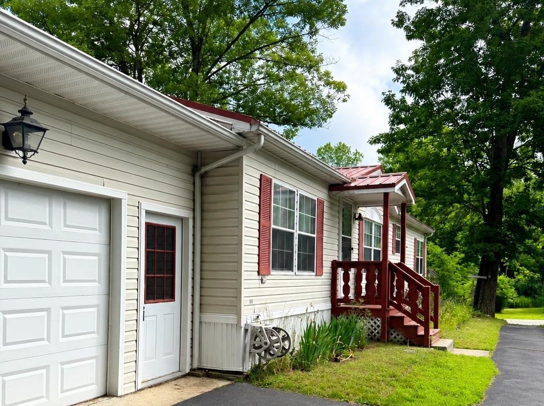 10 Timothy Drive — photo