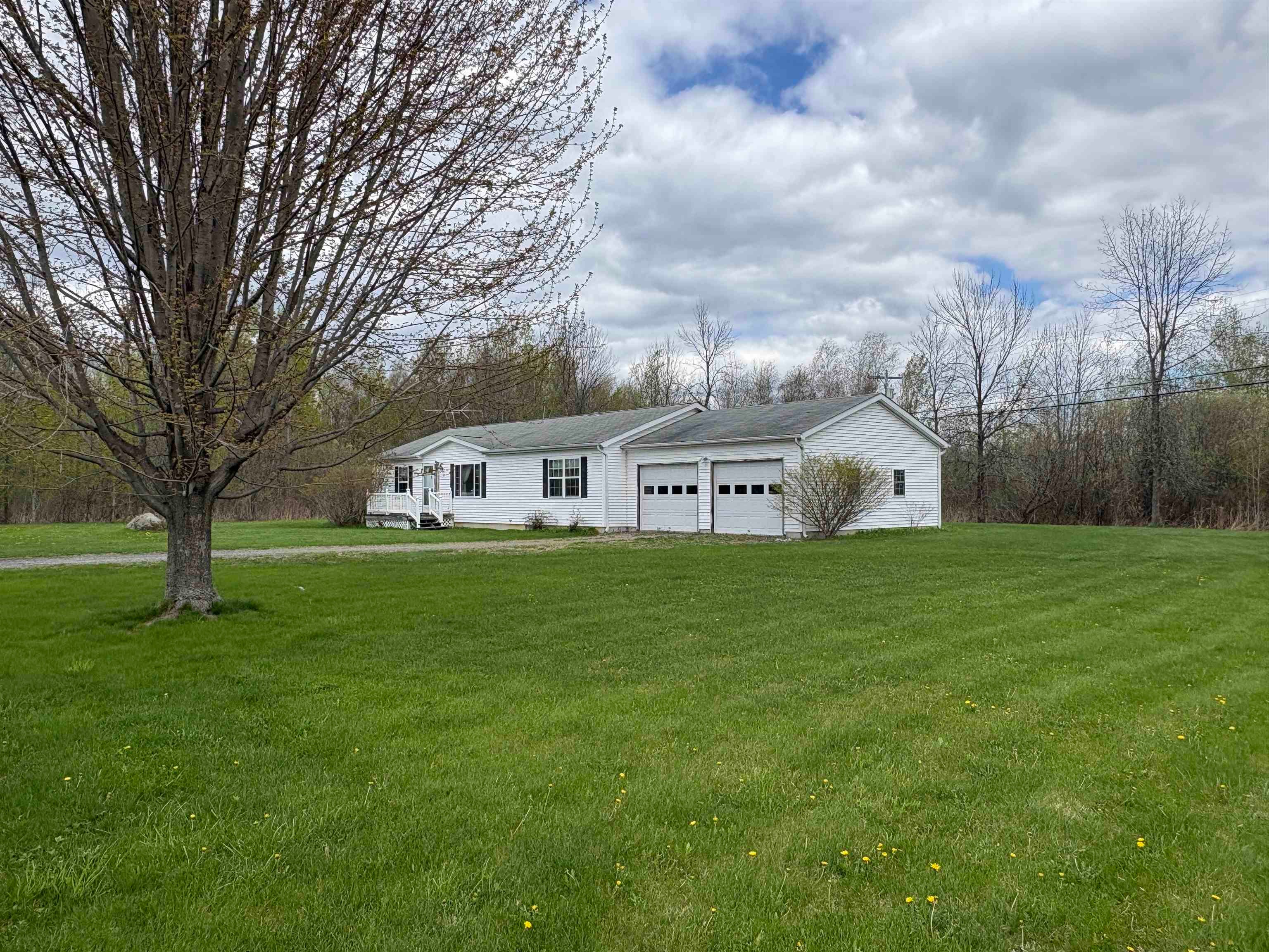 2760 Lakeview Drive — photo