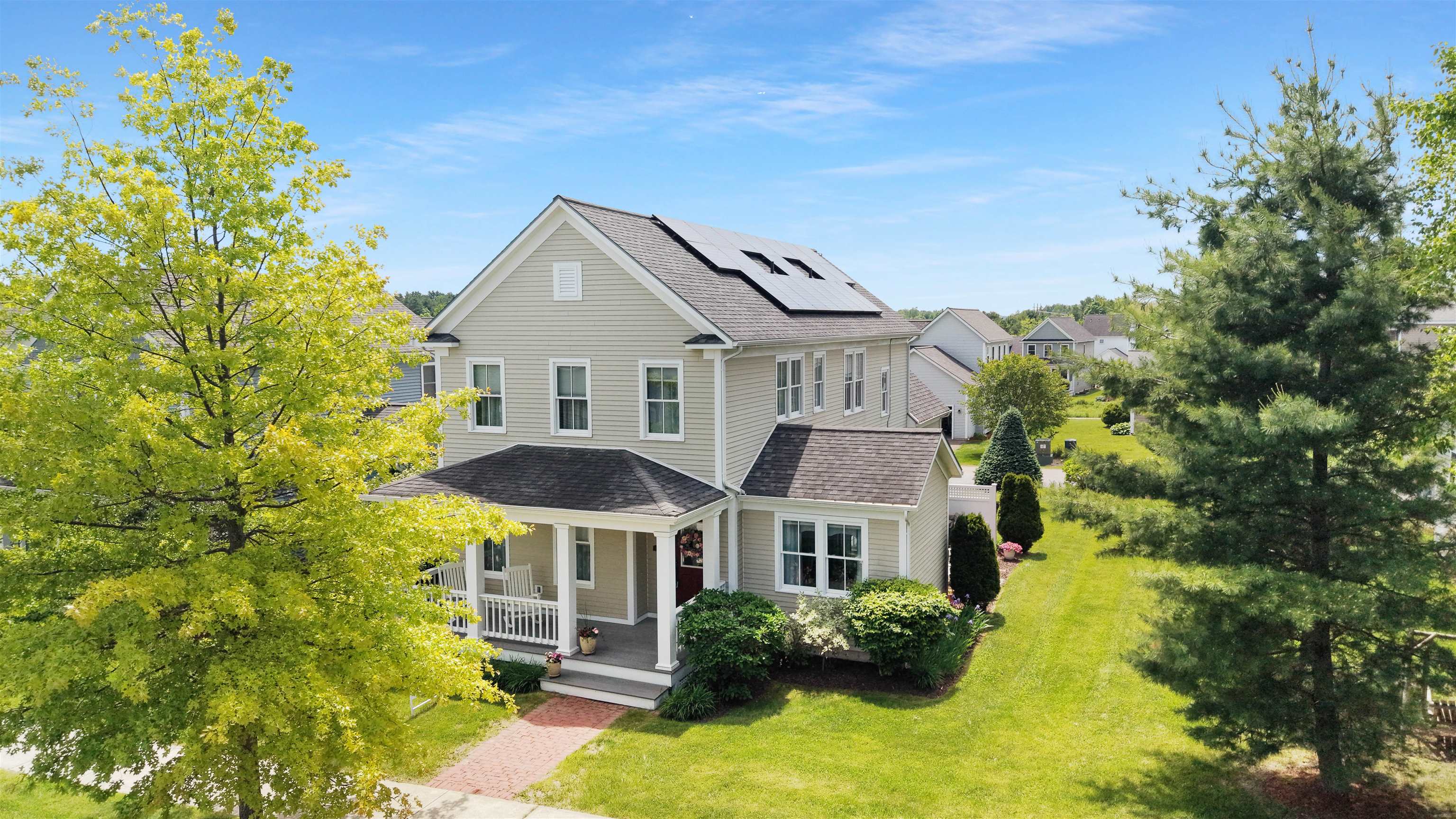 150 Allen Road East — photo