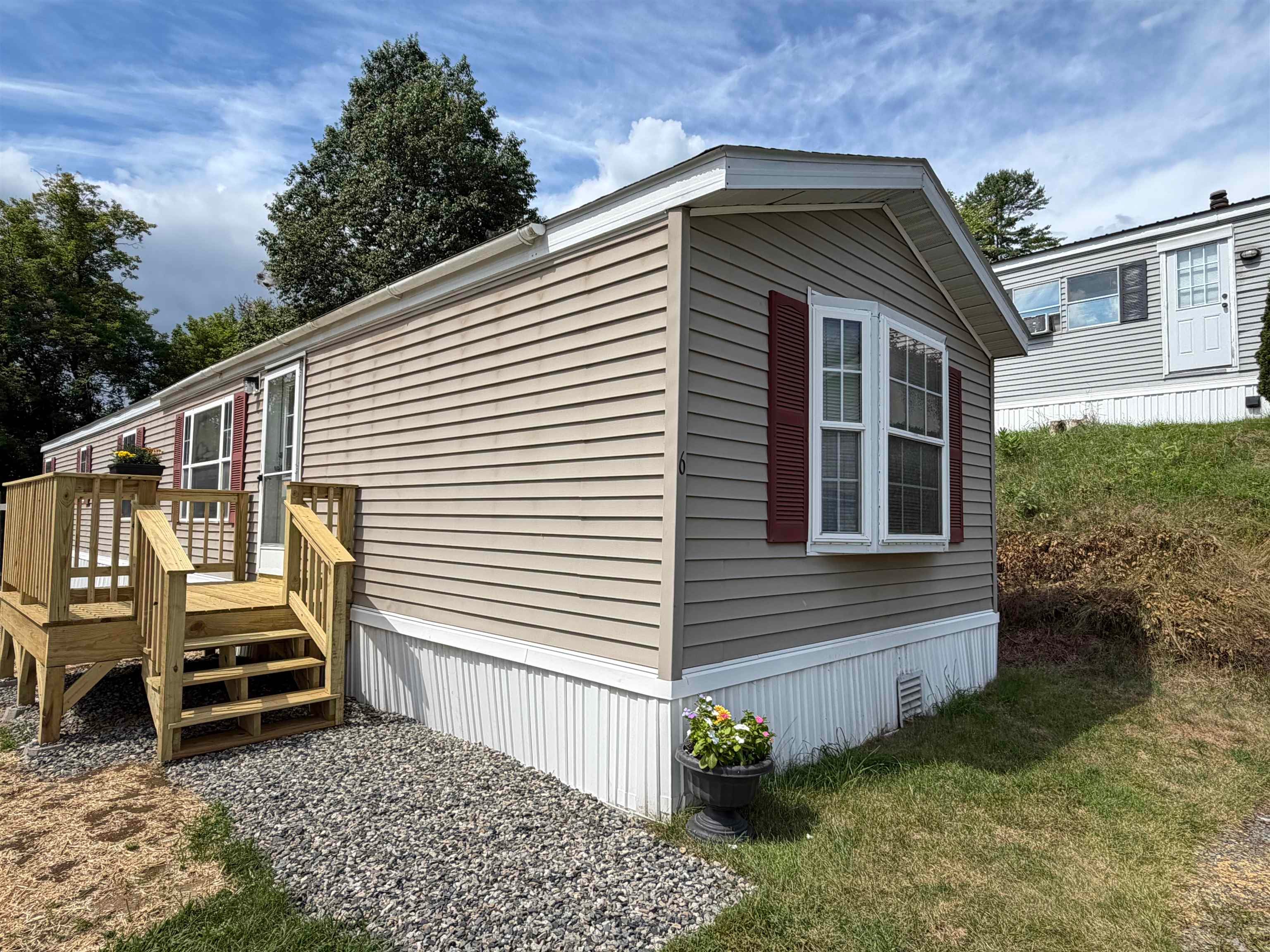 6 Hilltop Manor Mobile Home Park — photo