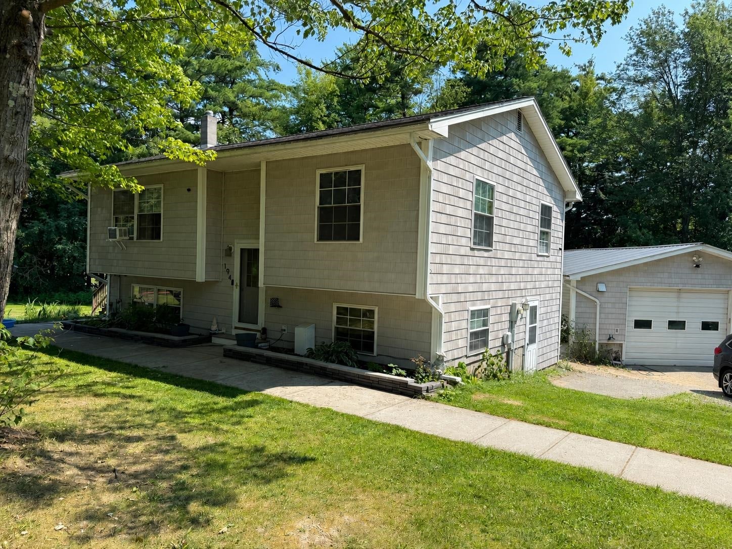 194 Fontaine Drive — photo