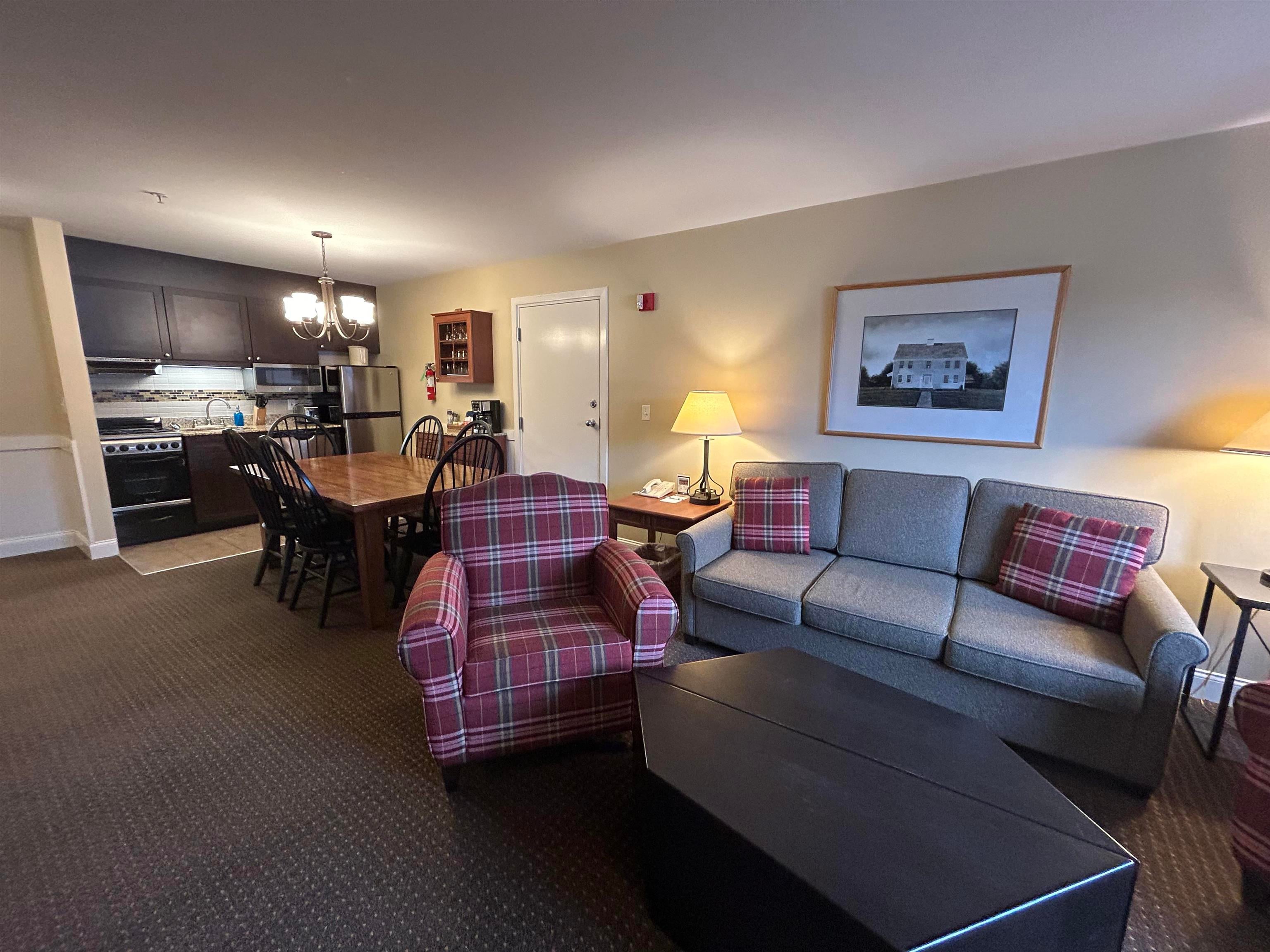 274/76Qtr. 1 Grand Summit Way — photo