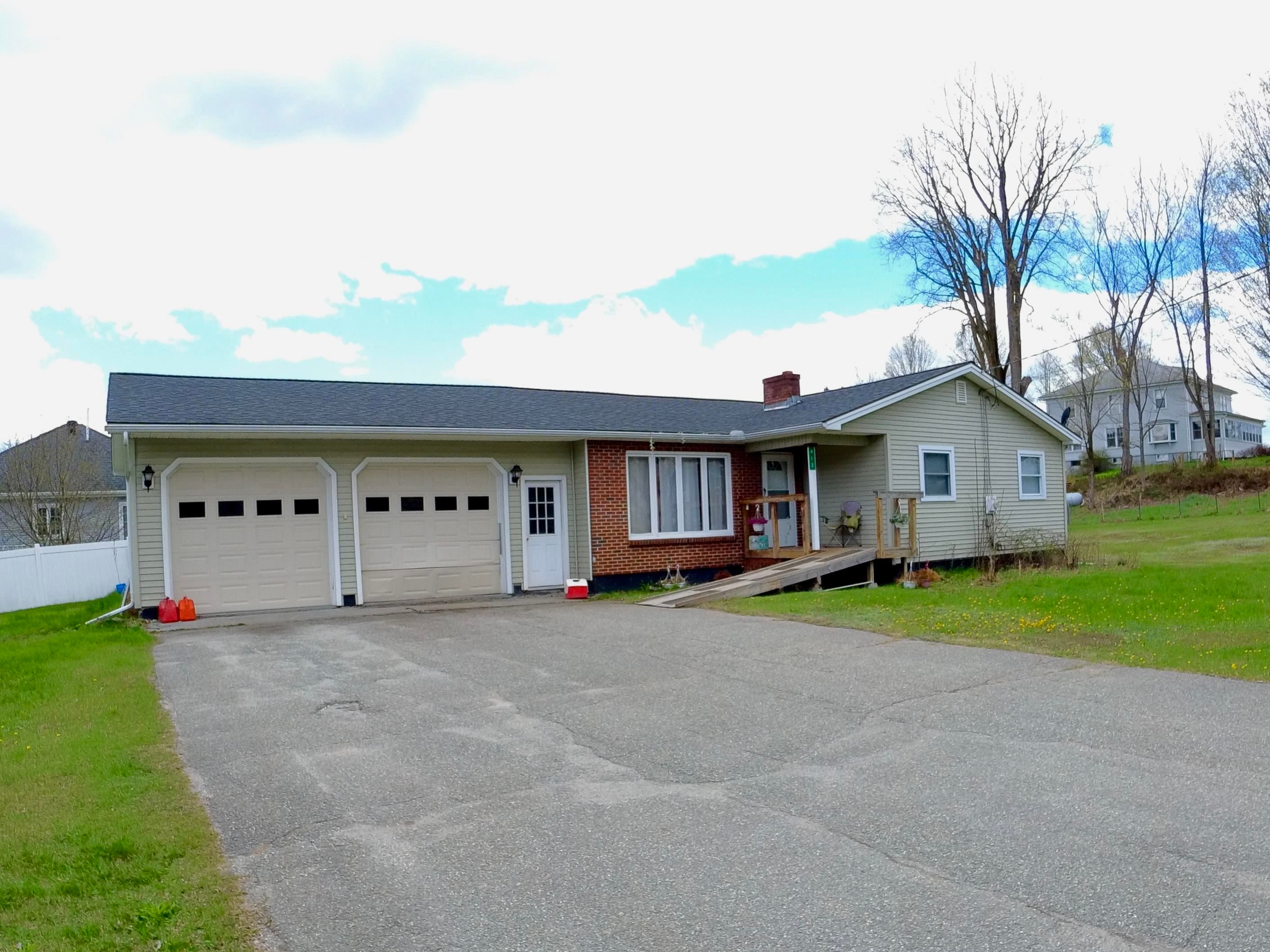 413 Elm Street — photo
