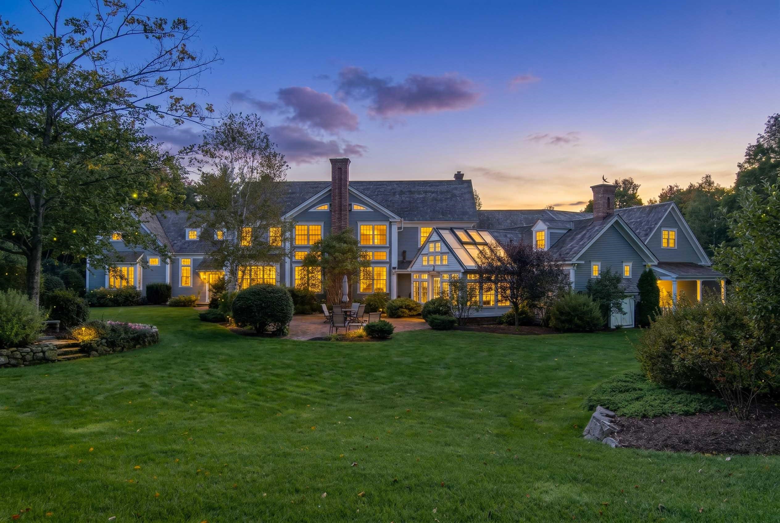 373 Lakeshore Drive — photo