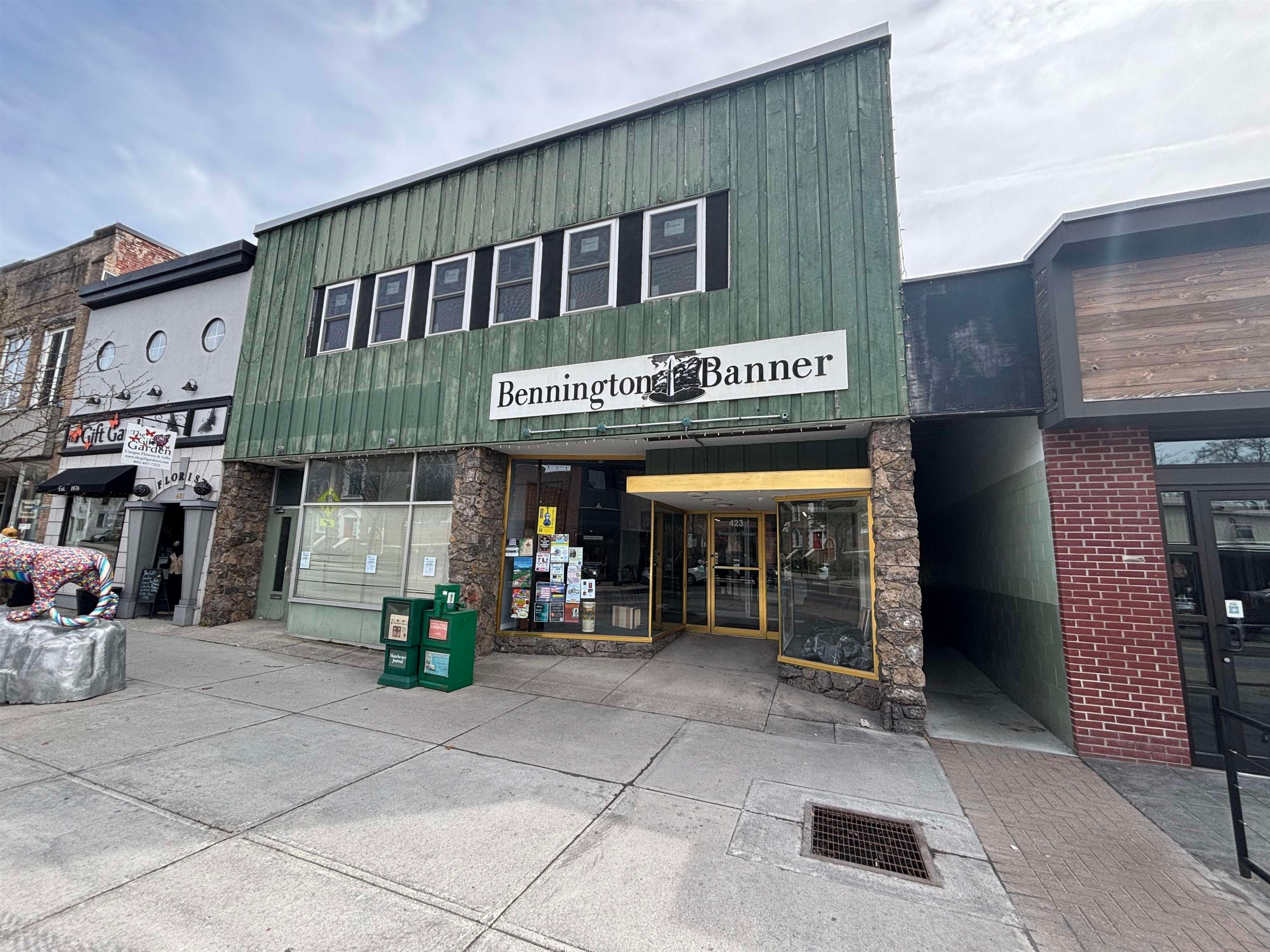 425 Main Street — photo