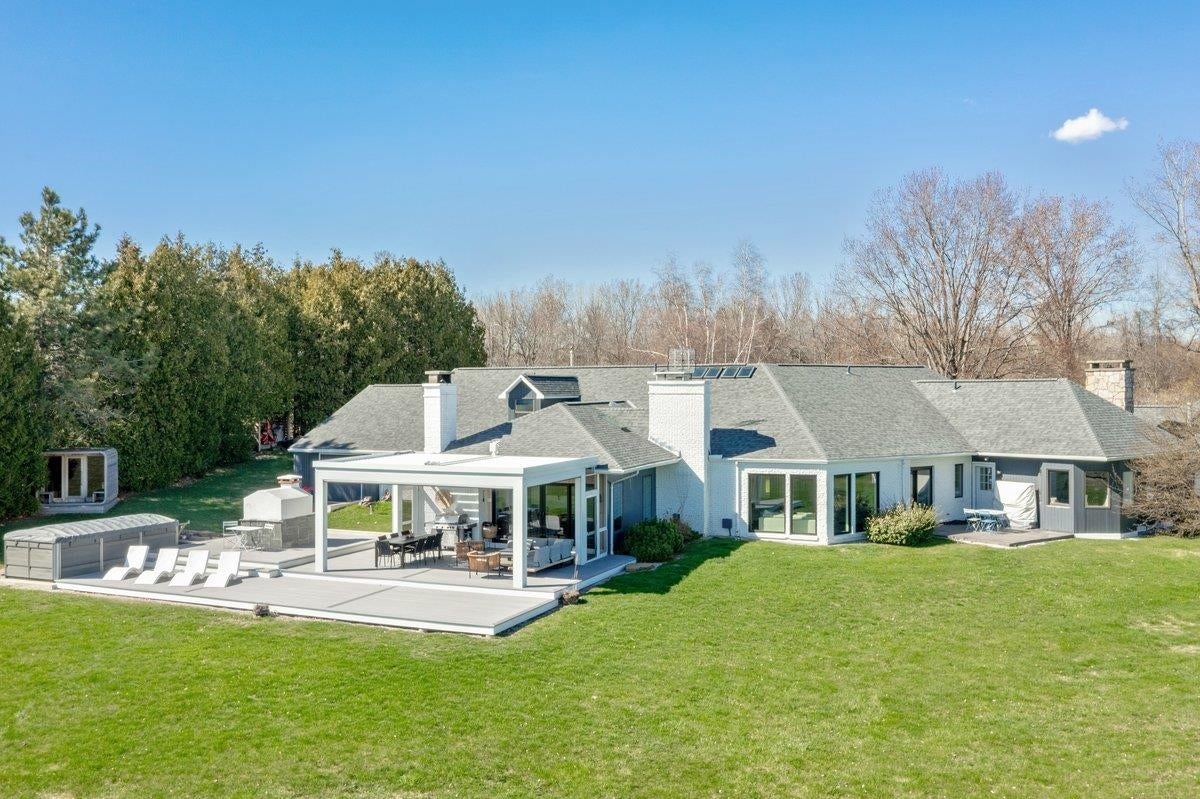 431 McGregor Point — photo
