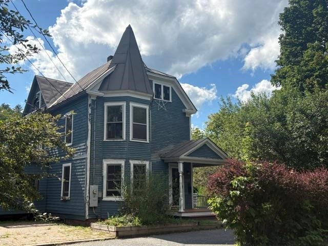 11 Maple Street — photo