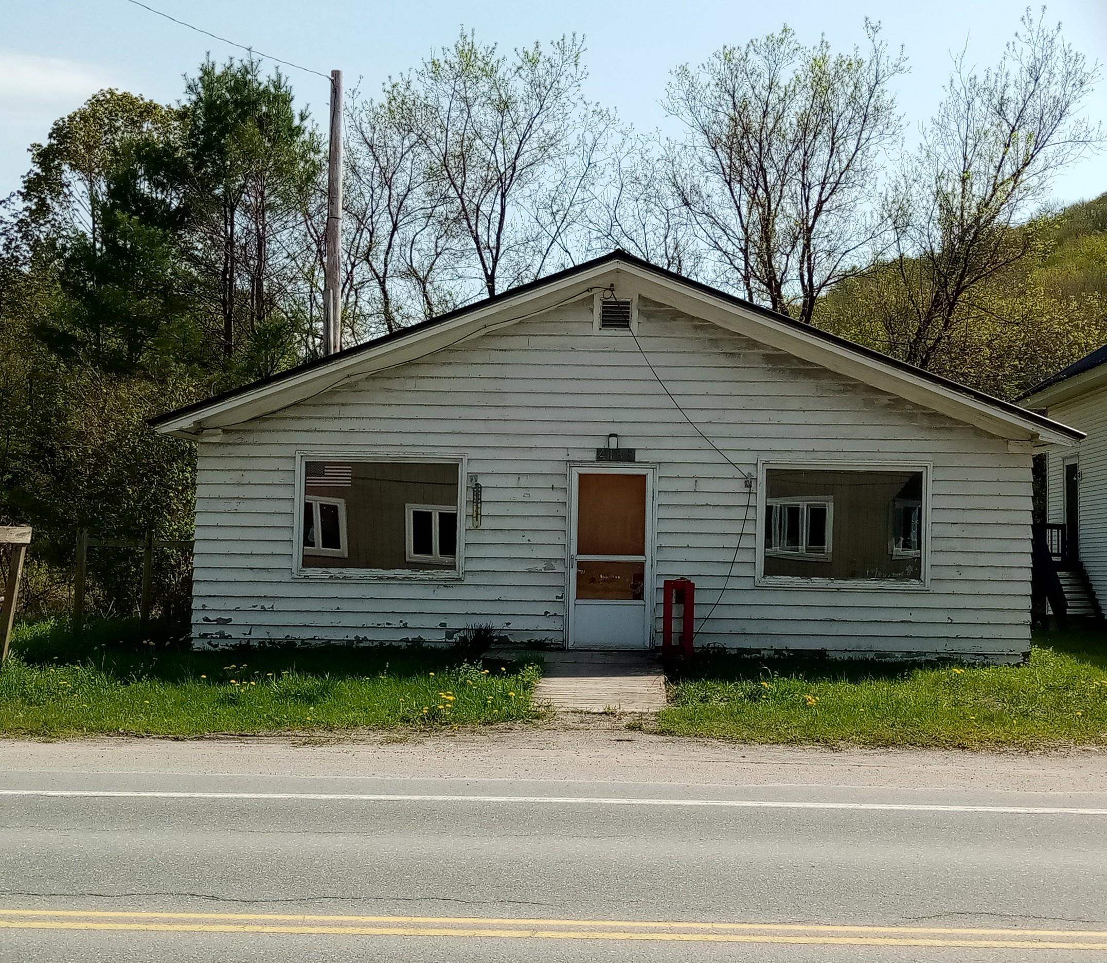 4186 Vt. Route 15 — photo