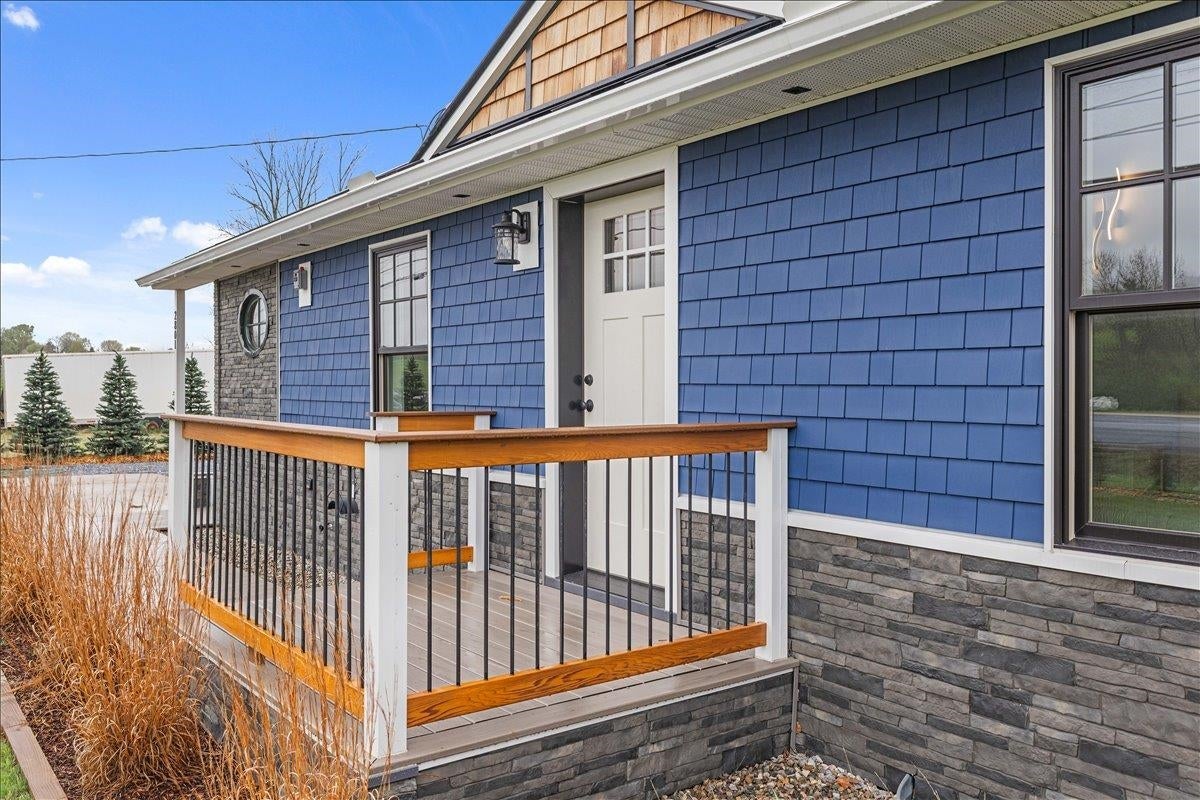 2801 Route 7 South — photo