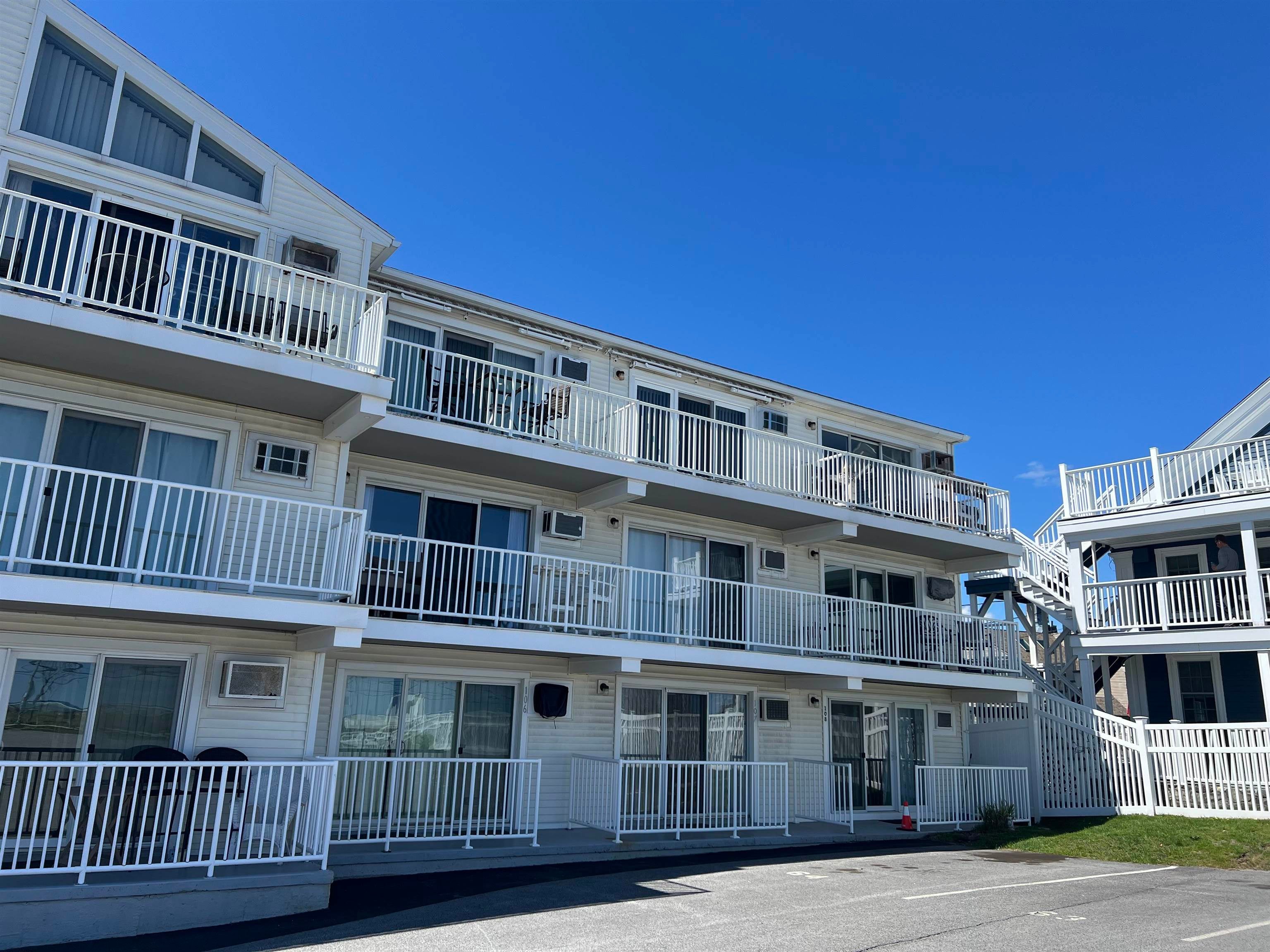 933 Ocean Boulevard 308 — photo