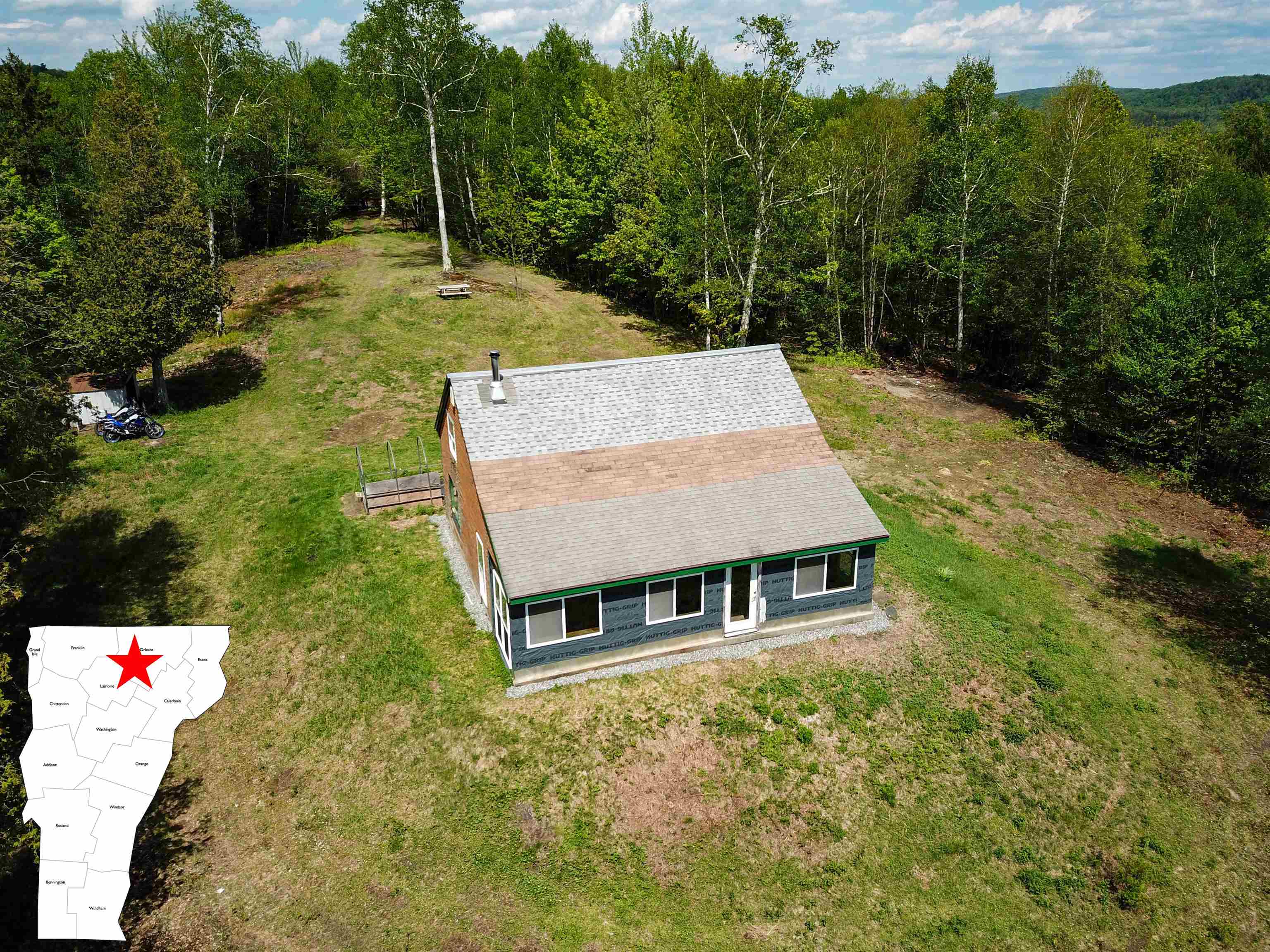 990 Daniels West Road — photo