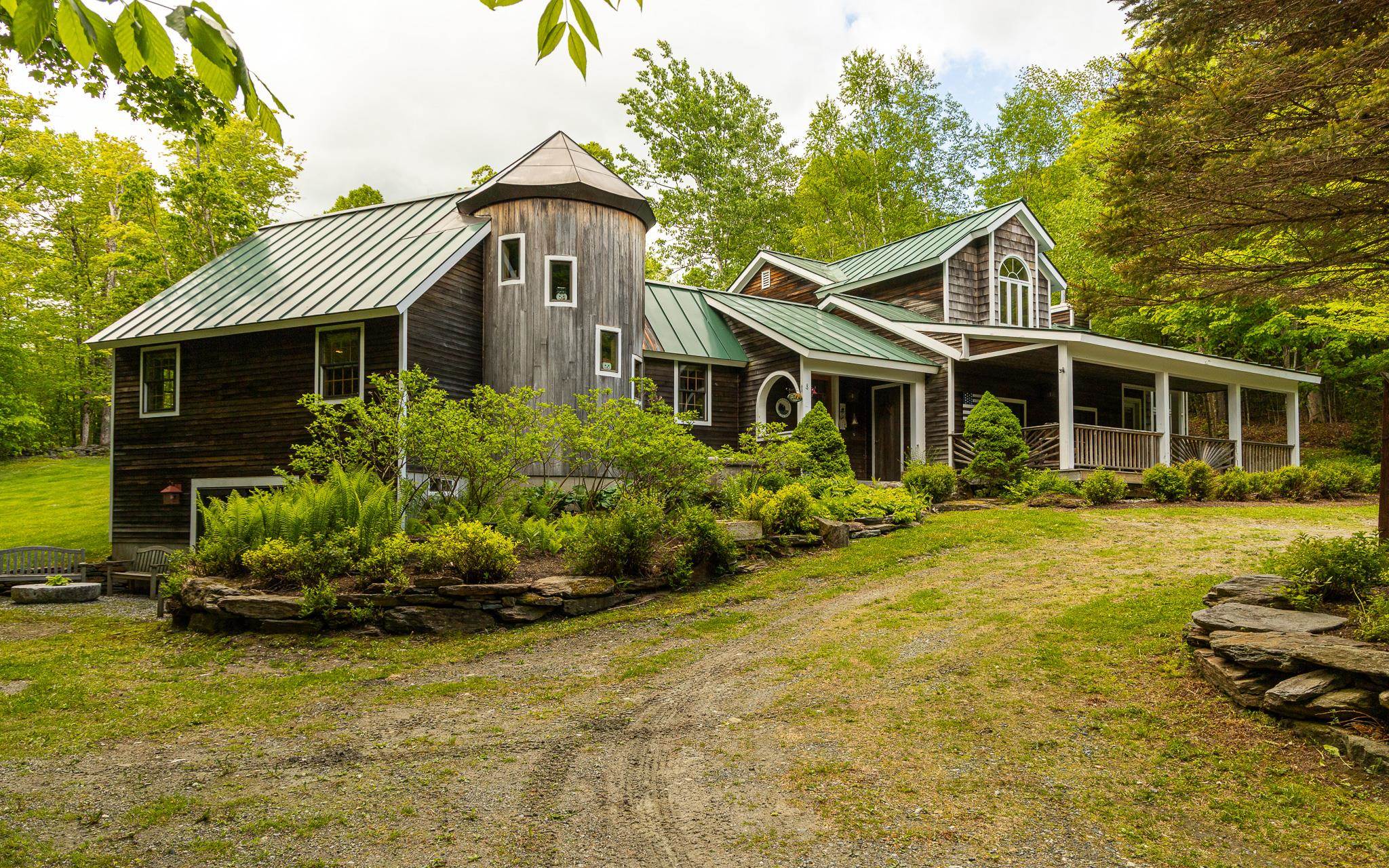 8 Twin Rocks Road — photo