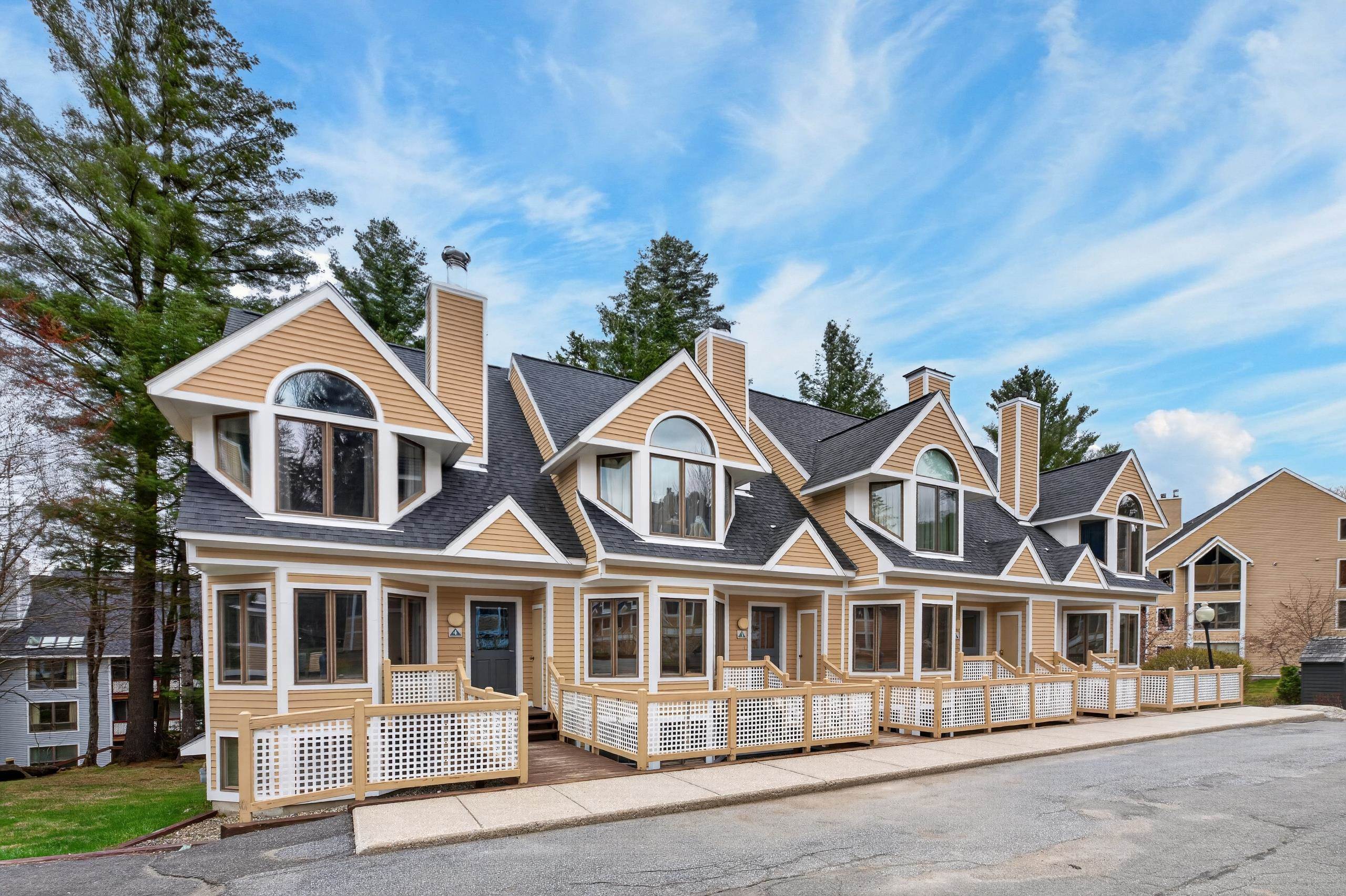 2C Townhouse Square 2 — photo