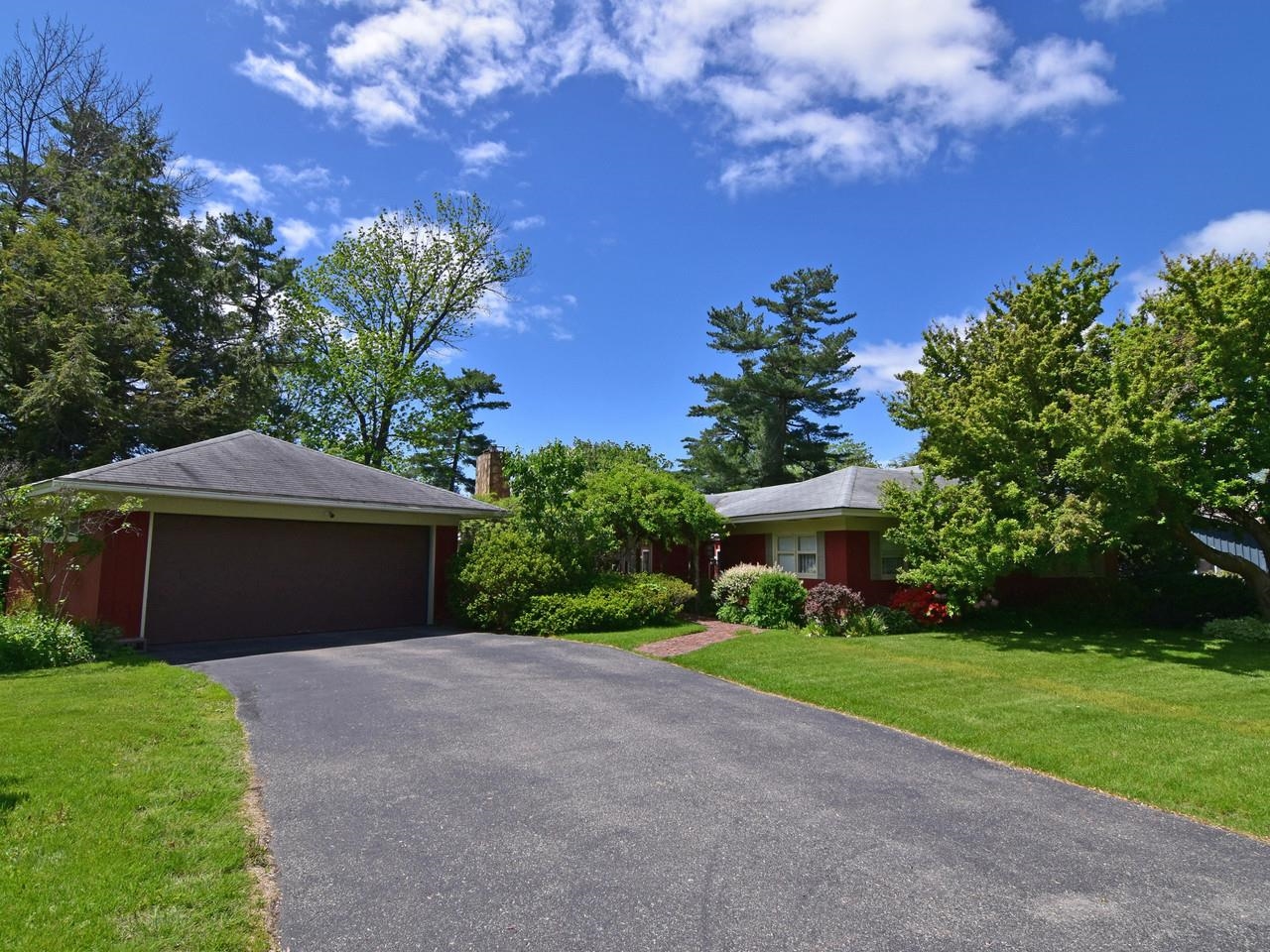 33 Summit Ridge, Burlington, VT 05401