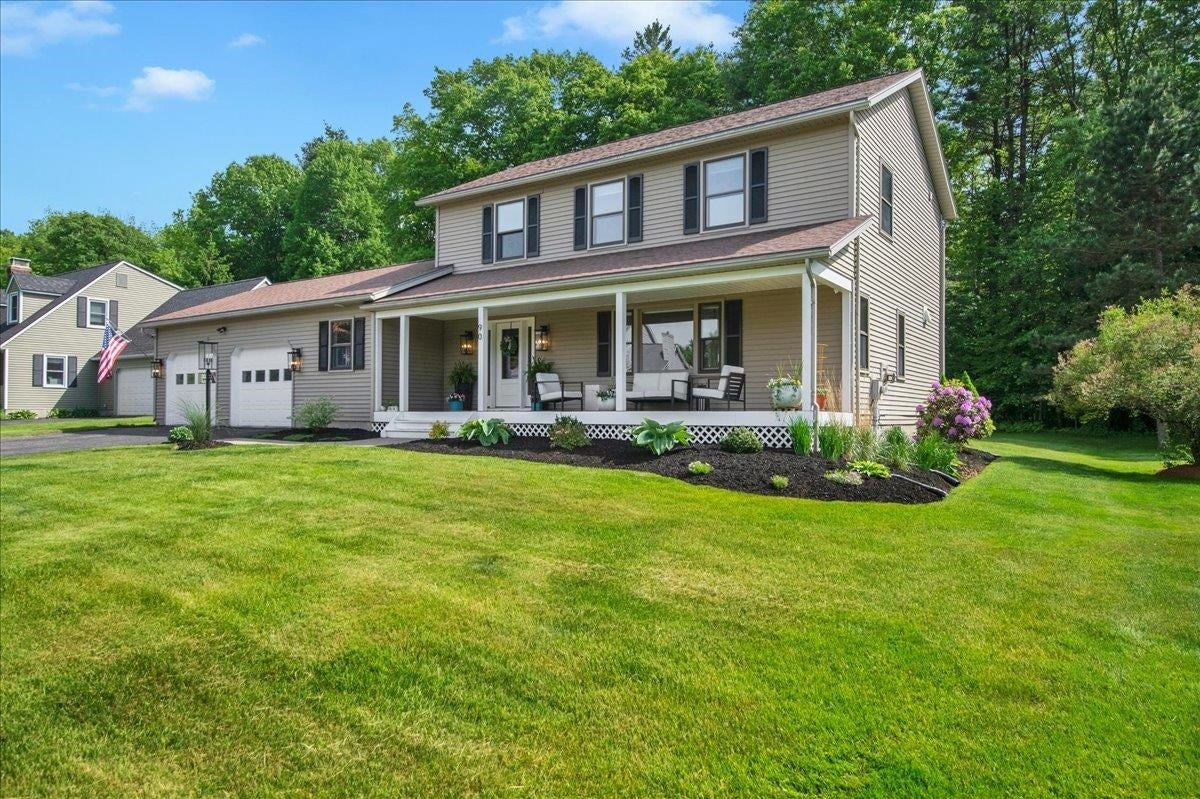 90 Field Green Drive — photo