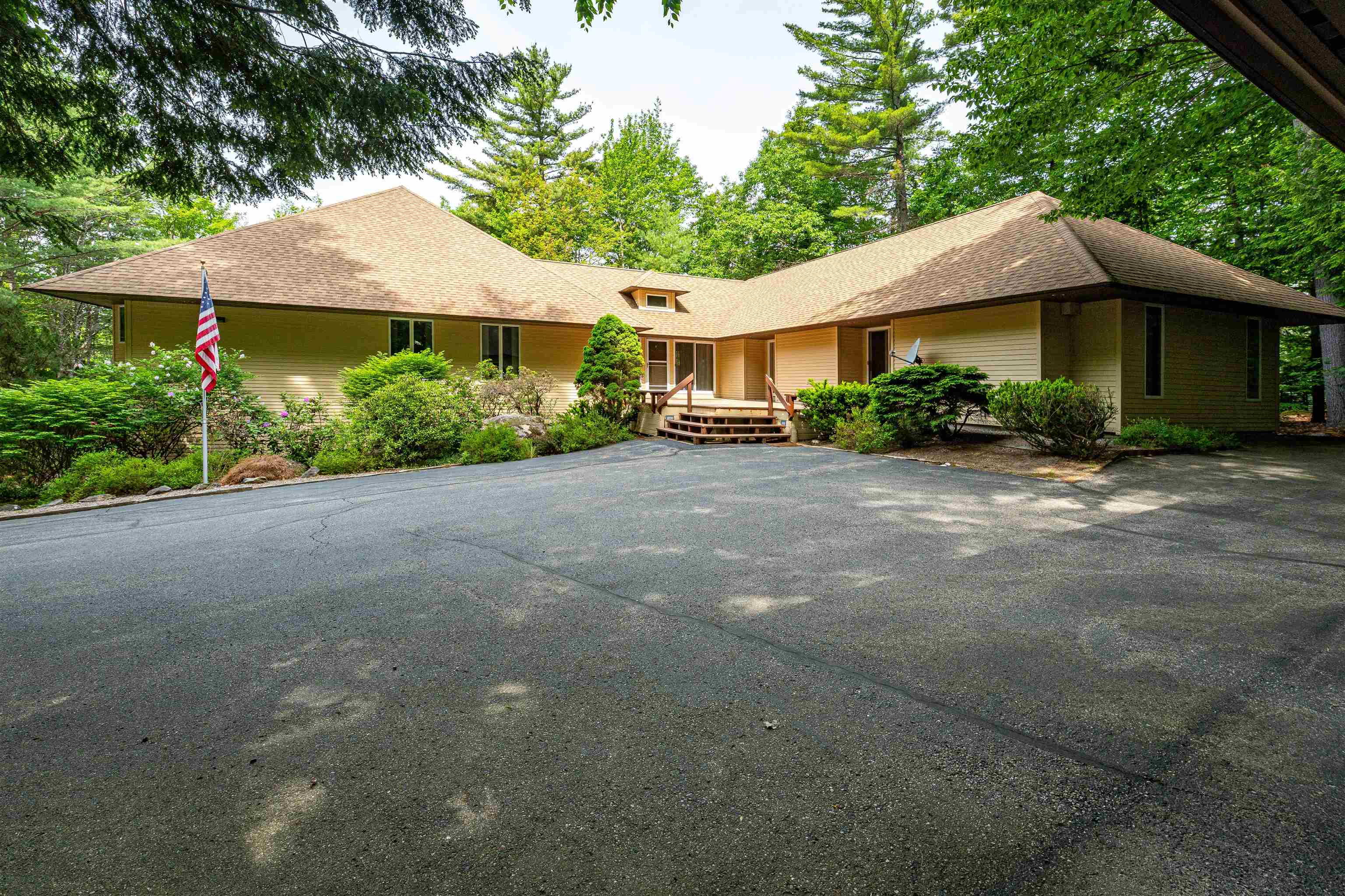 14 Forest Ring Drive — photo