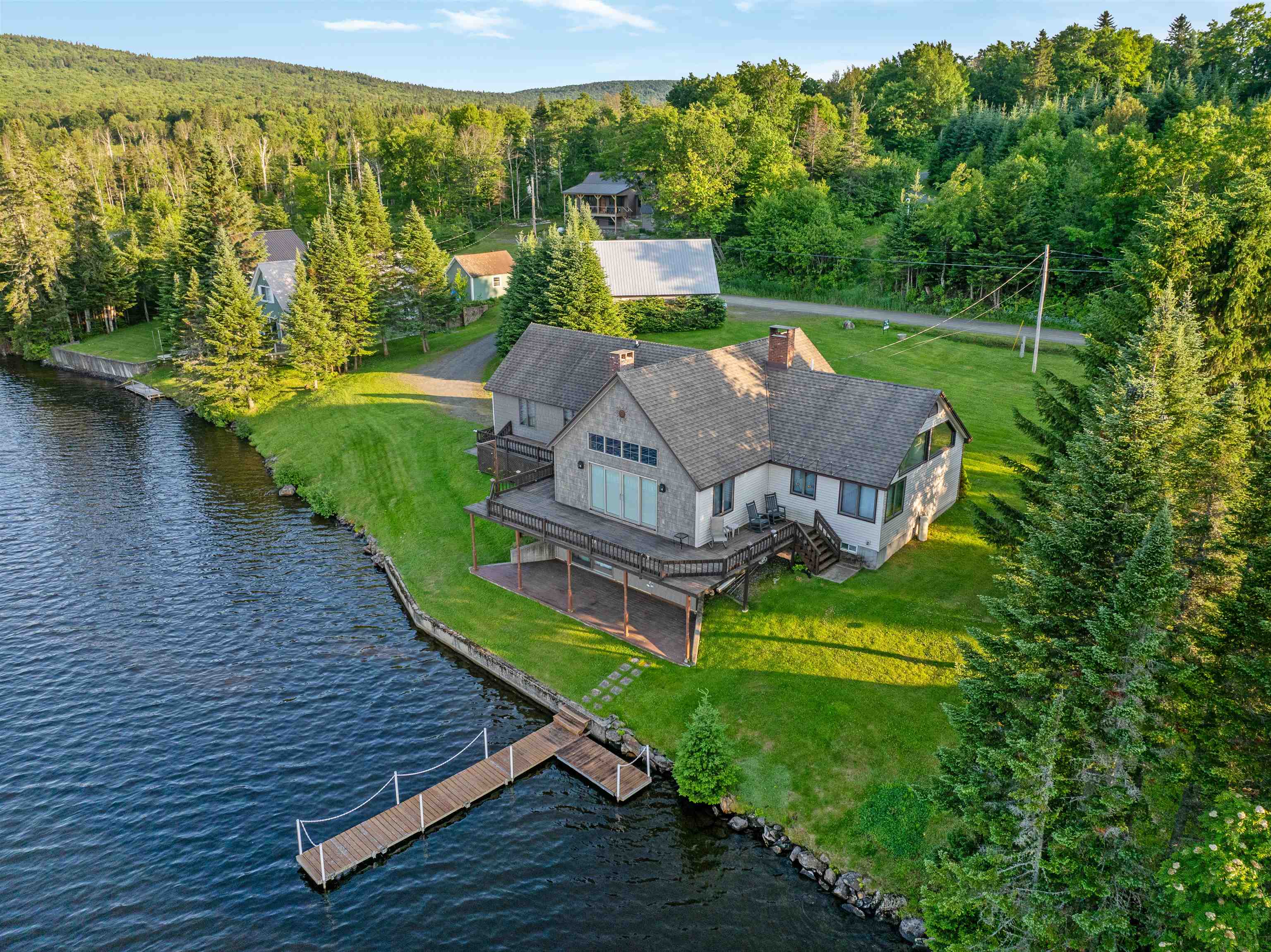 1467 Diamond Pond Road 0000U5/000009 — photo