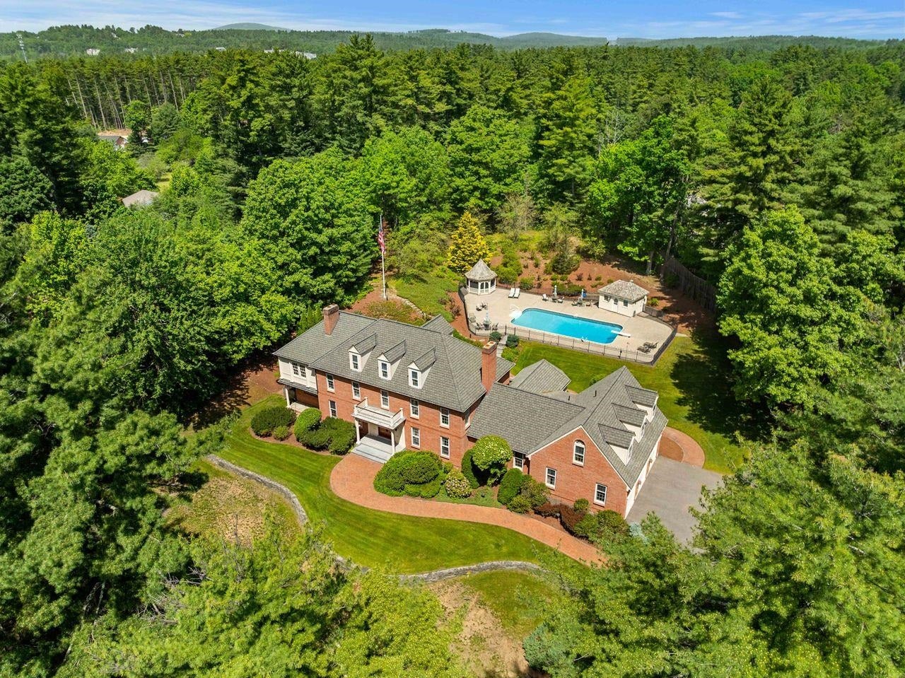 56 Oak Drive — photo