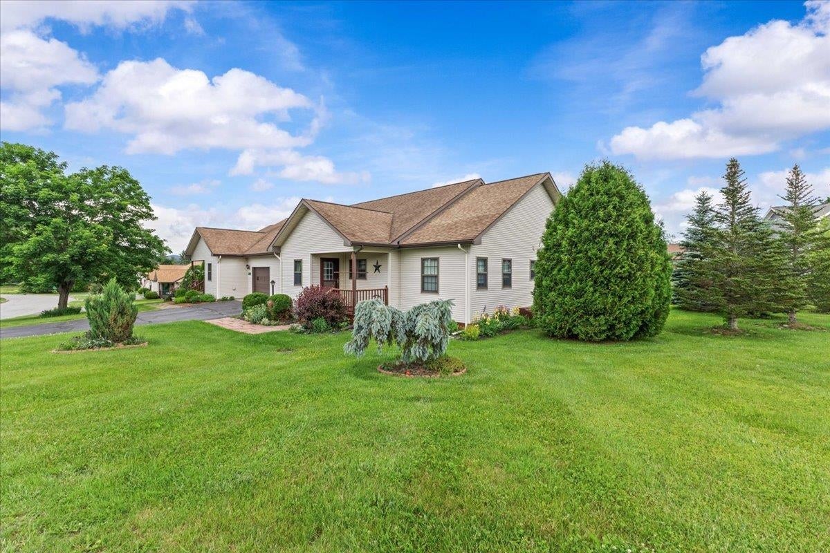 55 Jersey Way B10 — photo