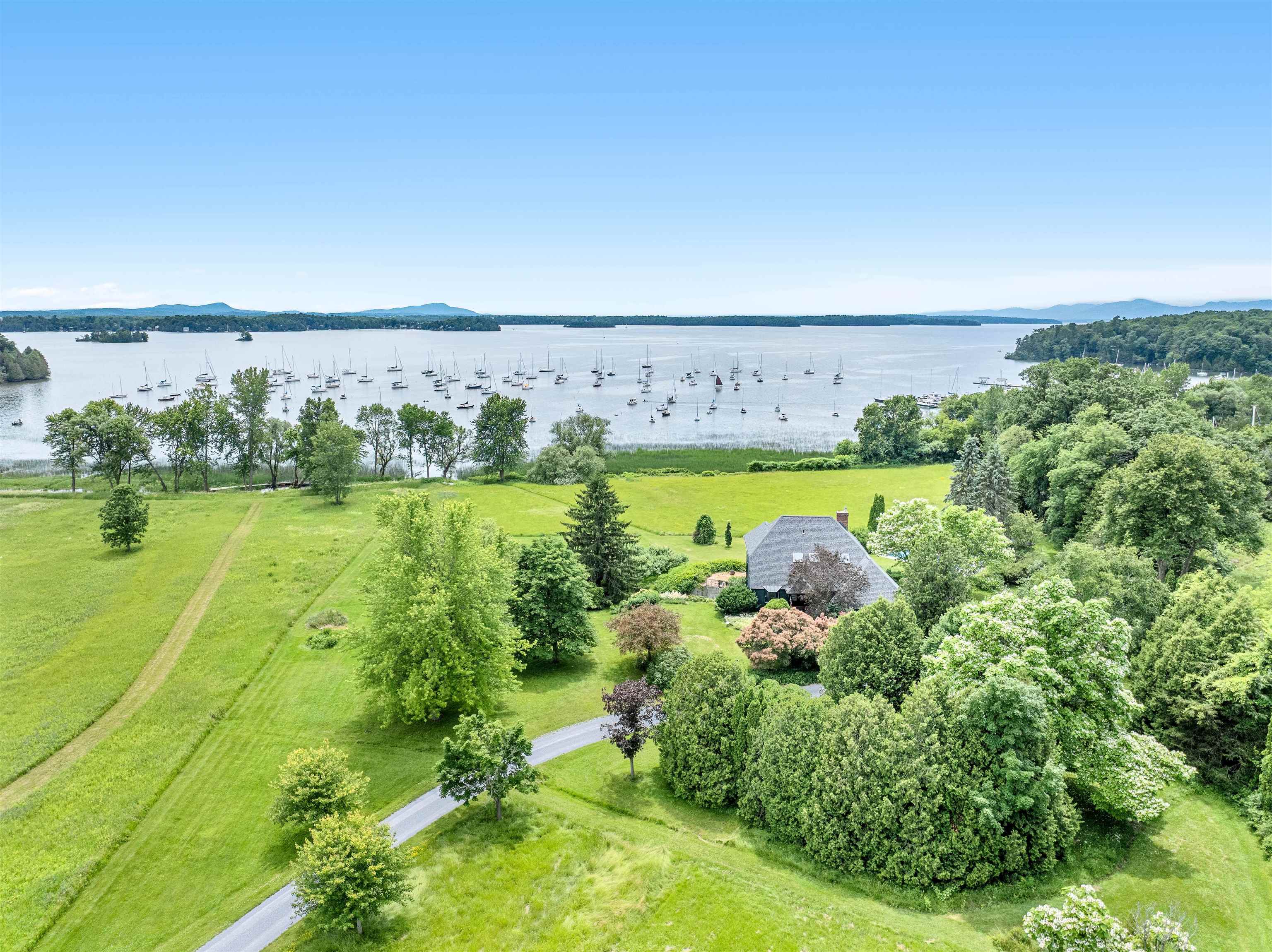 1163 Thompsons Point Road — photo