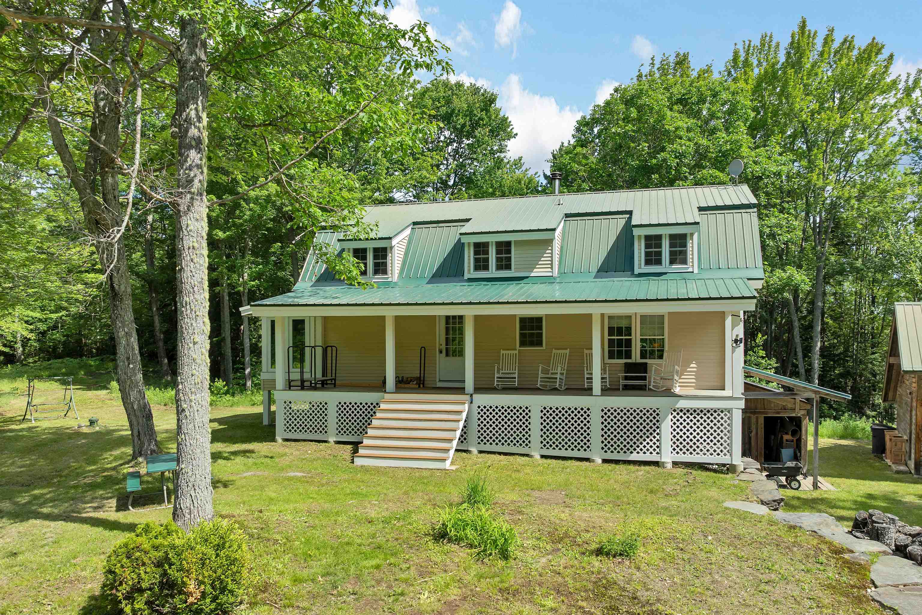 61 MacDonald Lane — photo