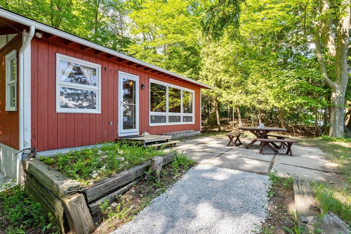 101 Cedarvale Estates — photo