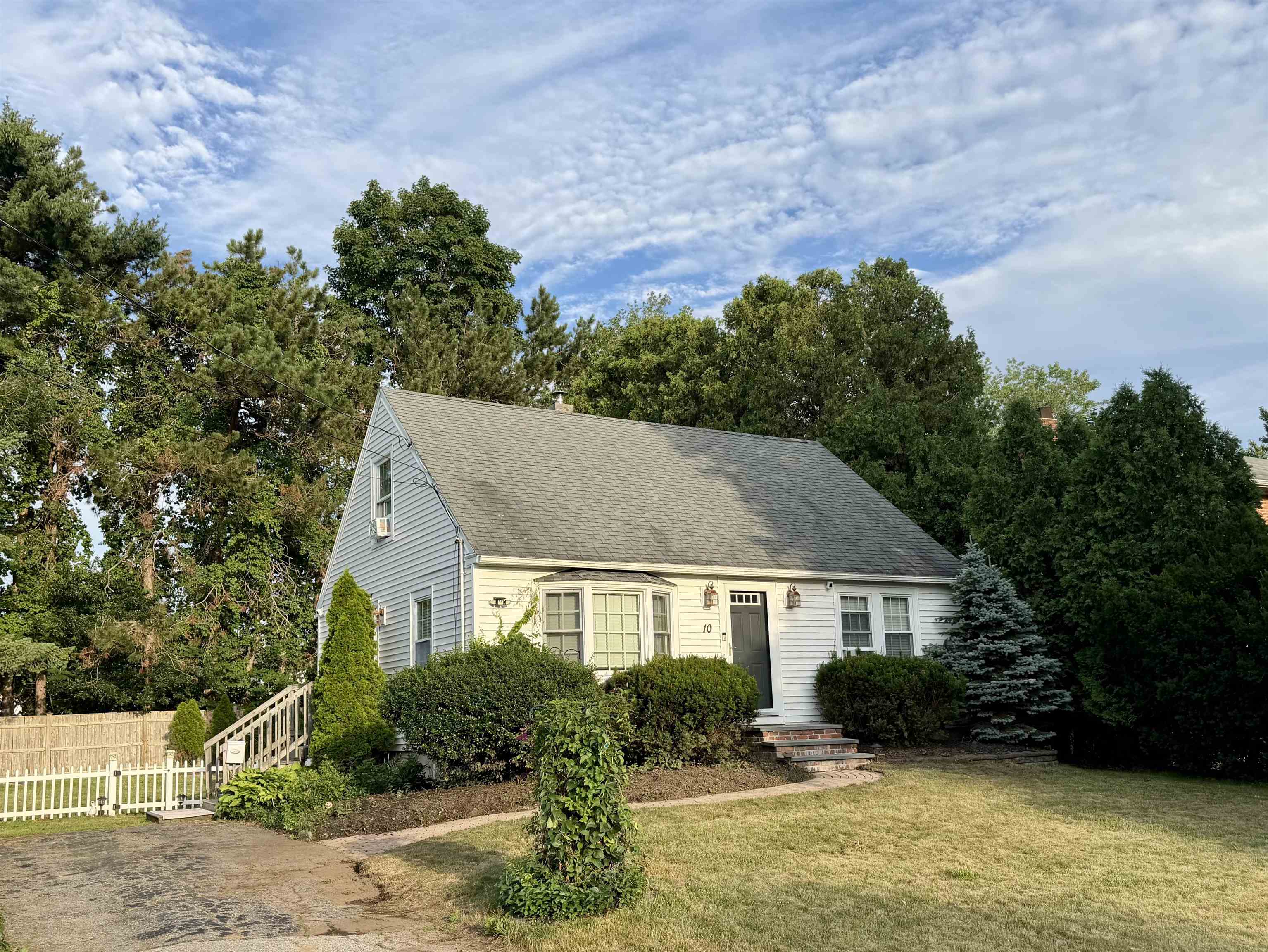10 Ruth Lane, Hampton, NH 03842