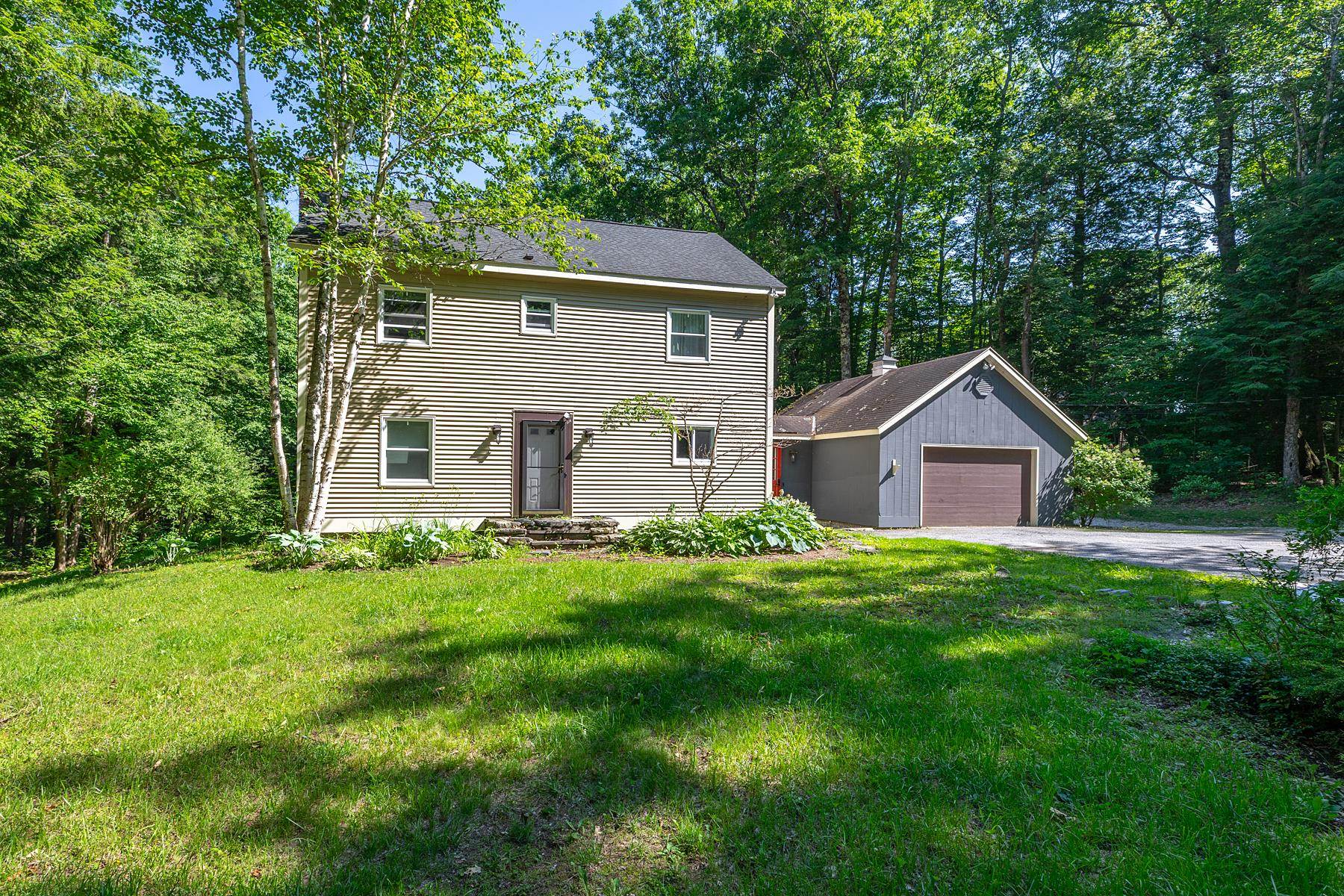 560 New Ireland Road — photo