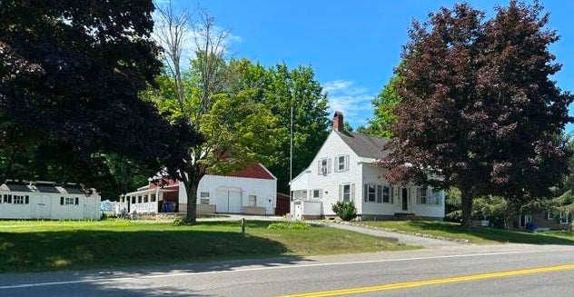 256 E Main Street — photo
