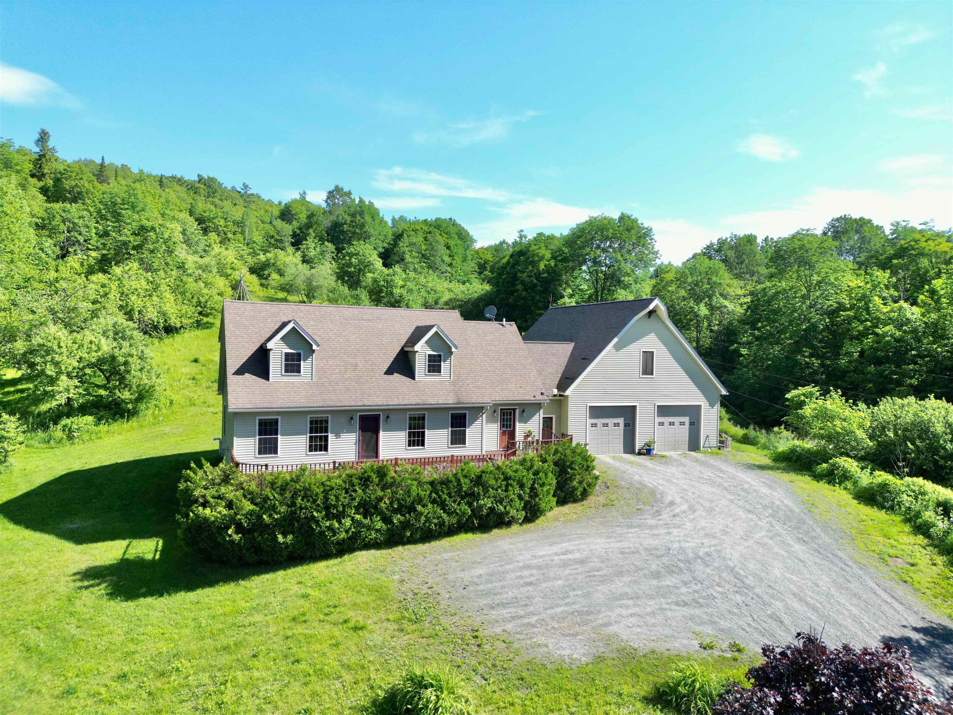 527 Mud Hollow Road — photo