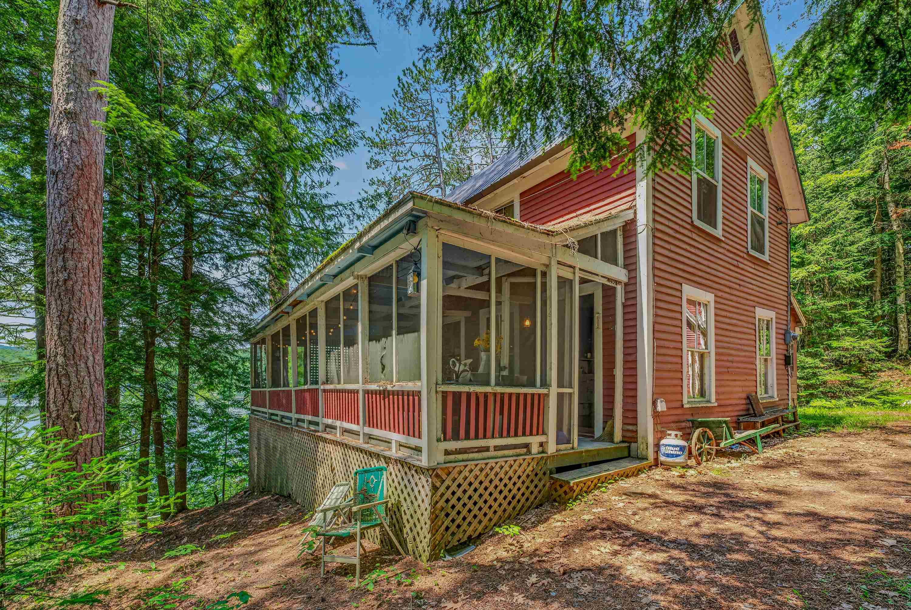 425 Partridge Lake Road — photo