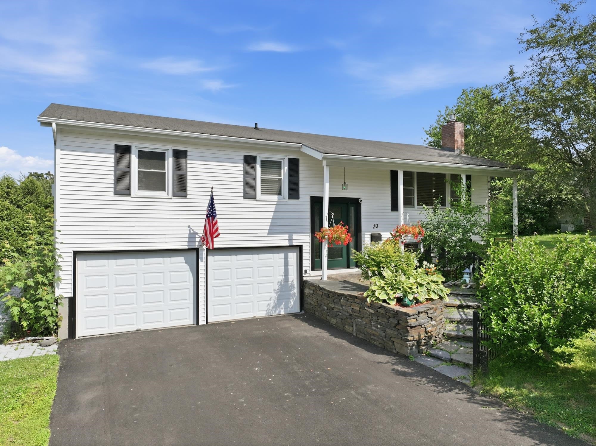 30 Drury Drive — photo