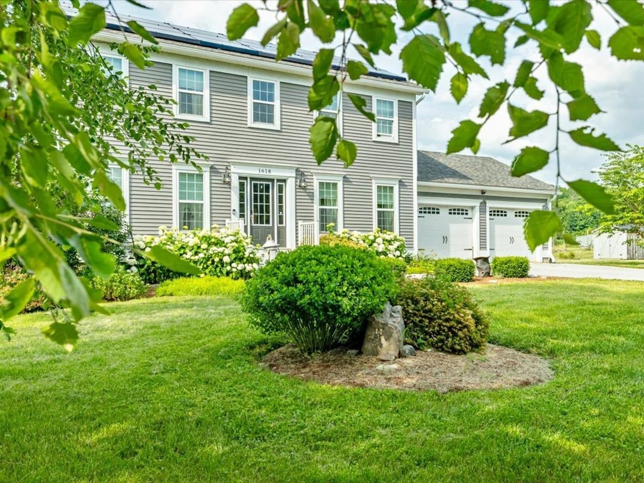 1618 Mill River Road — photo