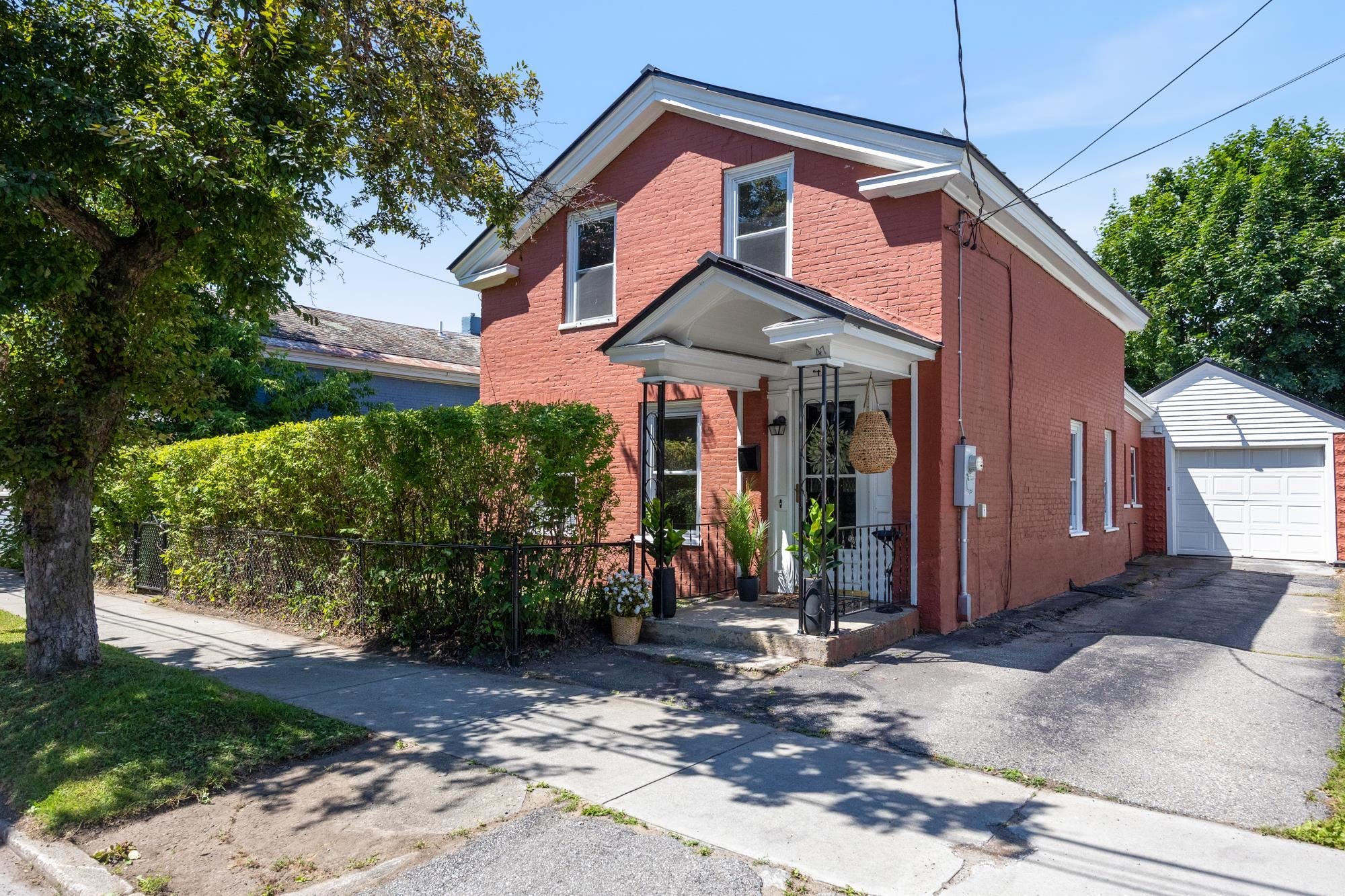 47 Pitkin Street — photo