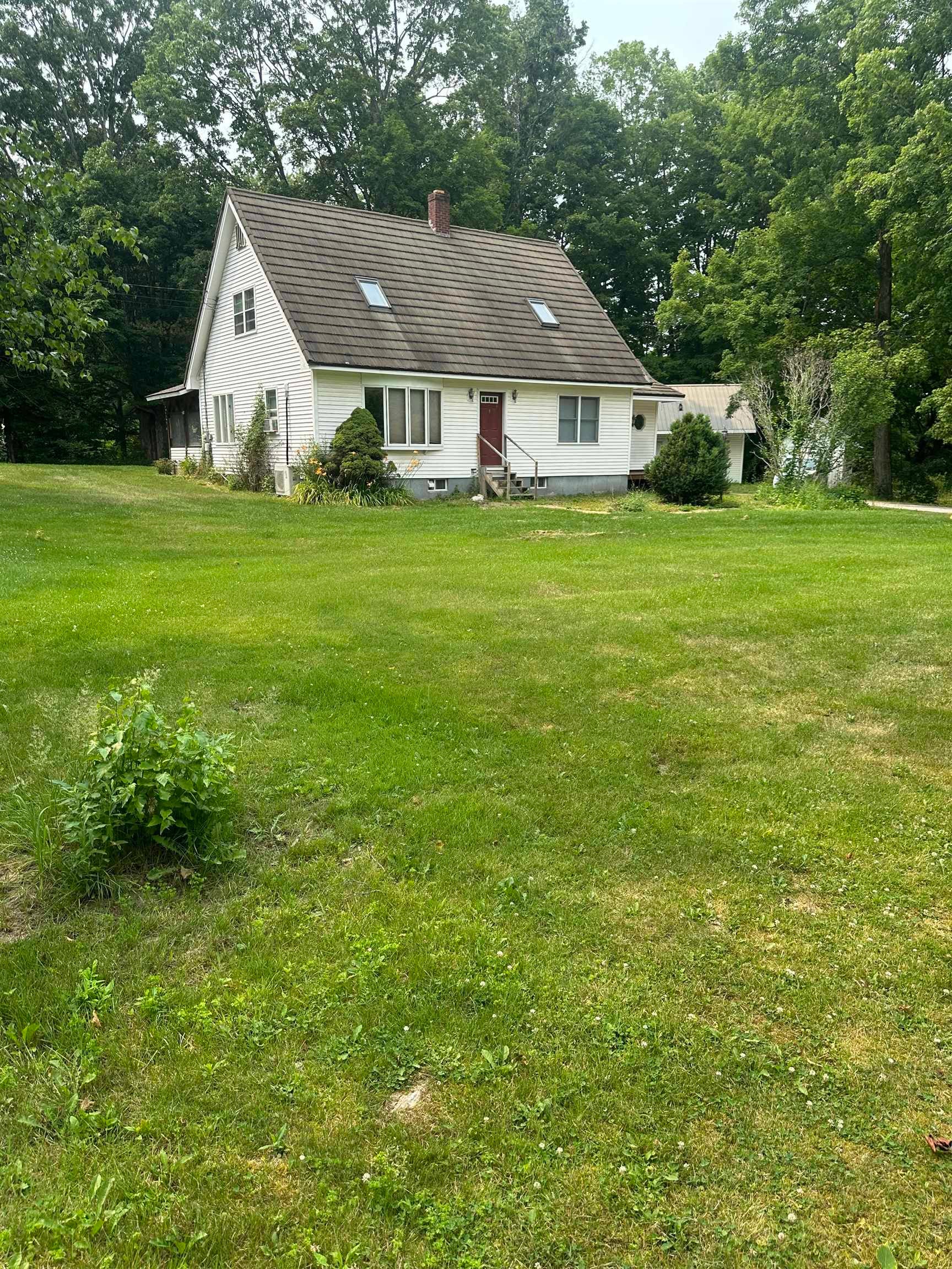 2642 US Route 7 — photo