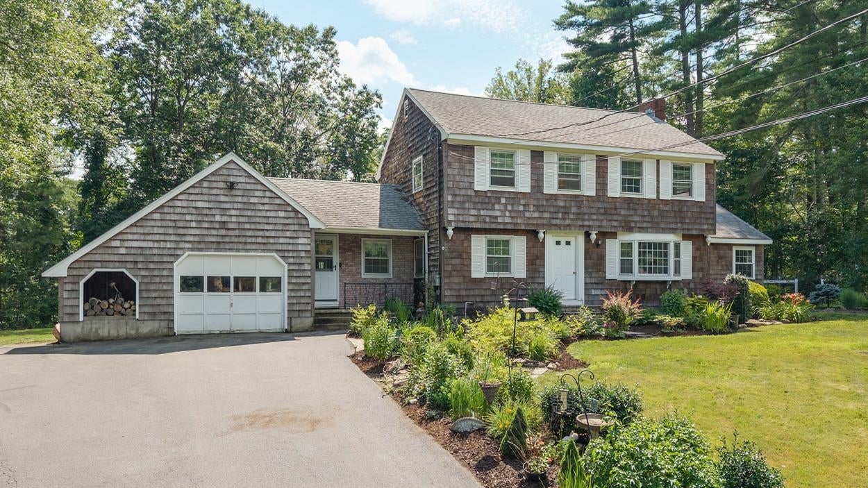 17 Reeds Ferry Way, Merrimack, NH 03054