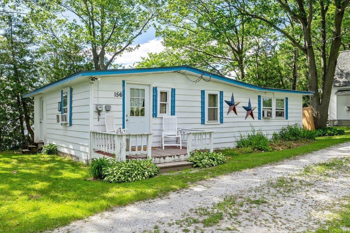 156 Lakewood Drive — photo