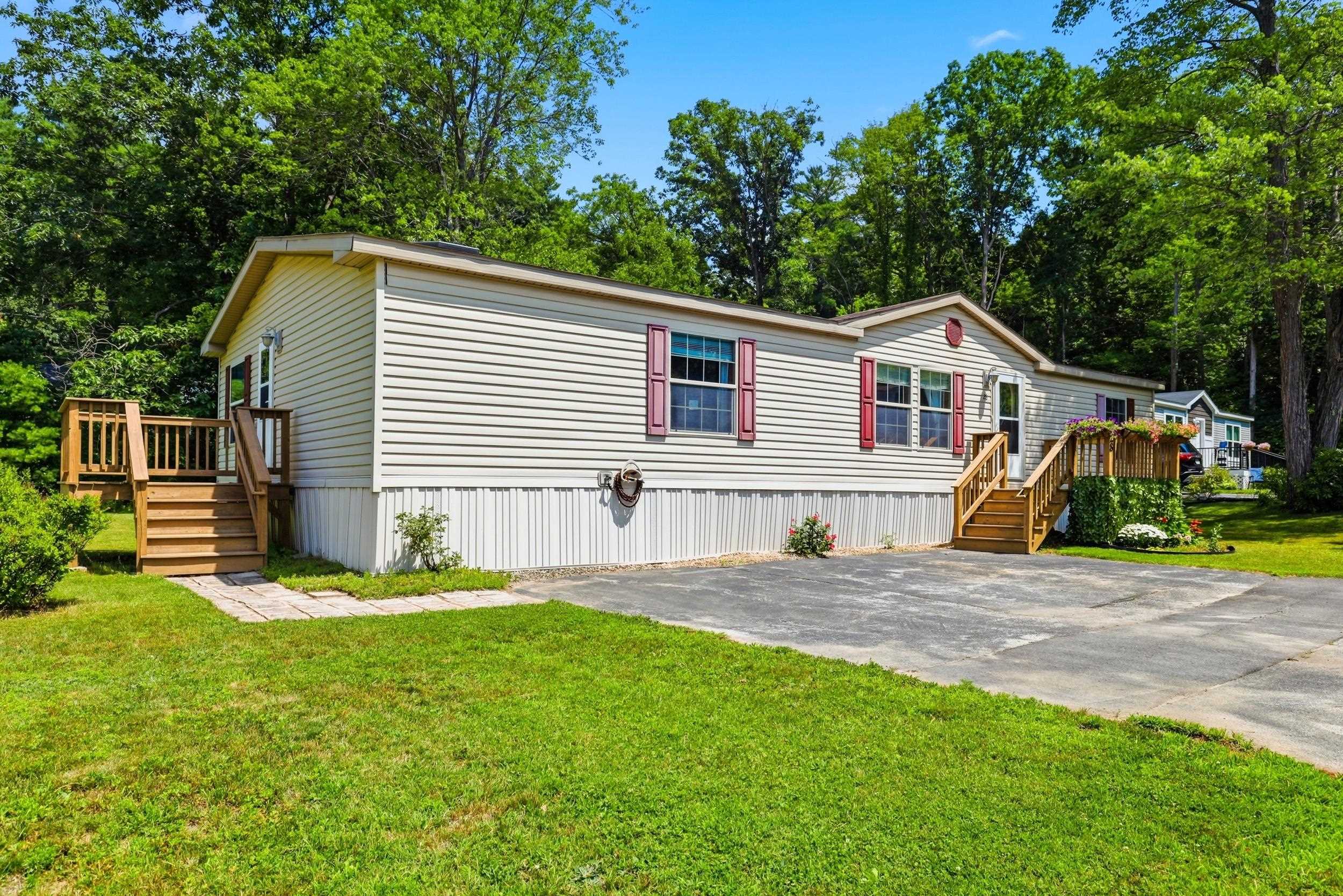 28 Emile Drive — photo