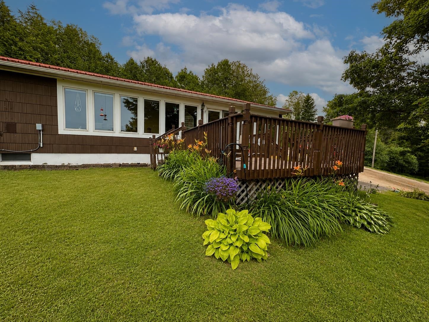 561 Sheldon Brook Road — photo