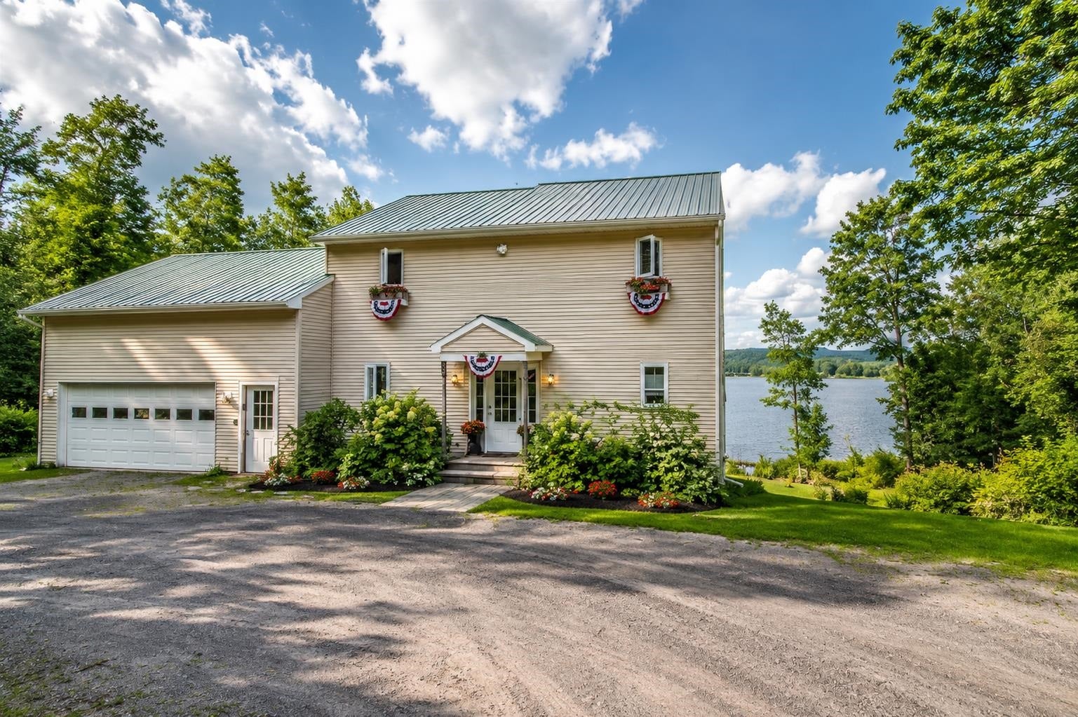 2459 Vt Route 105 — photo
