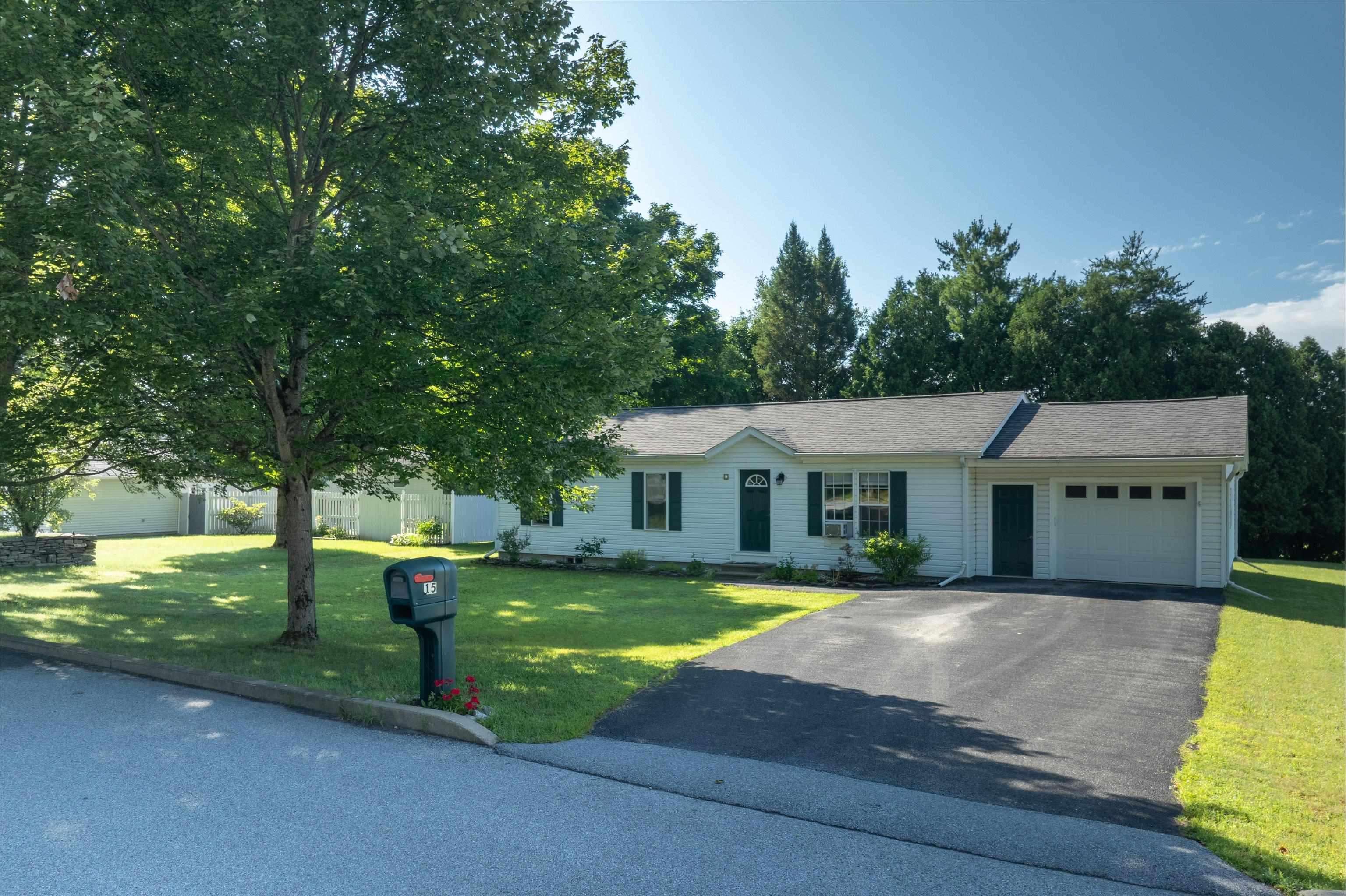 15 Stone Ridge Drive — photo