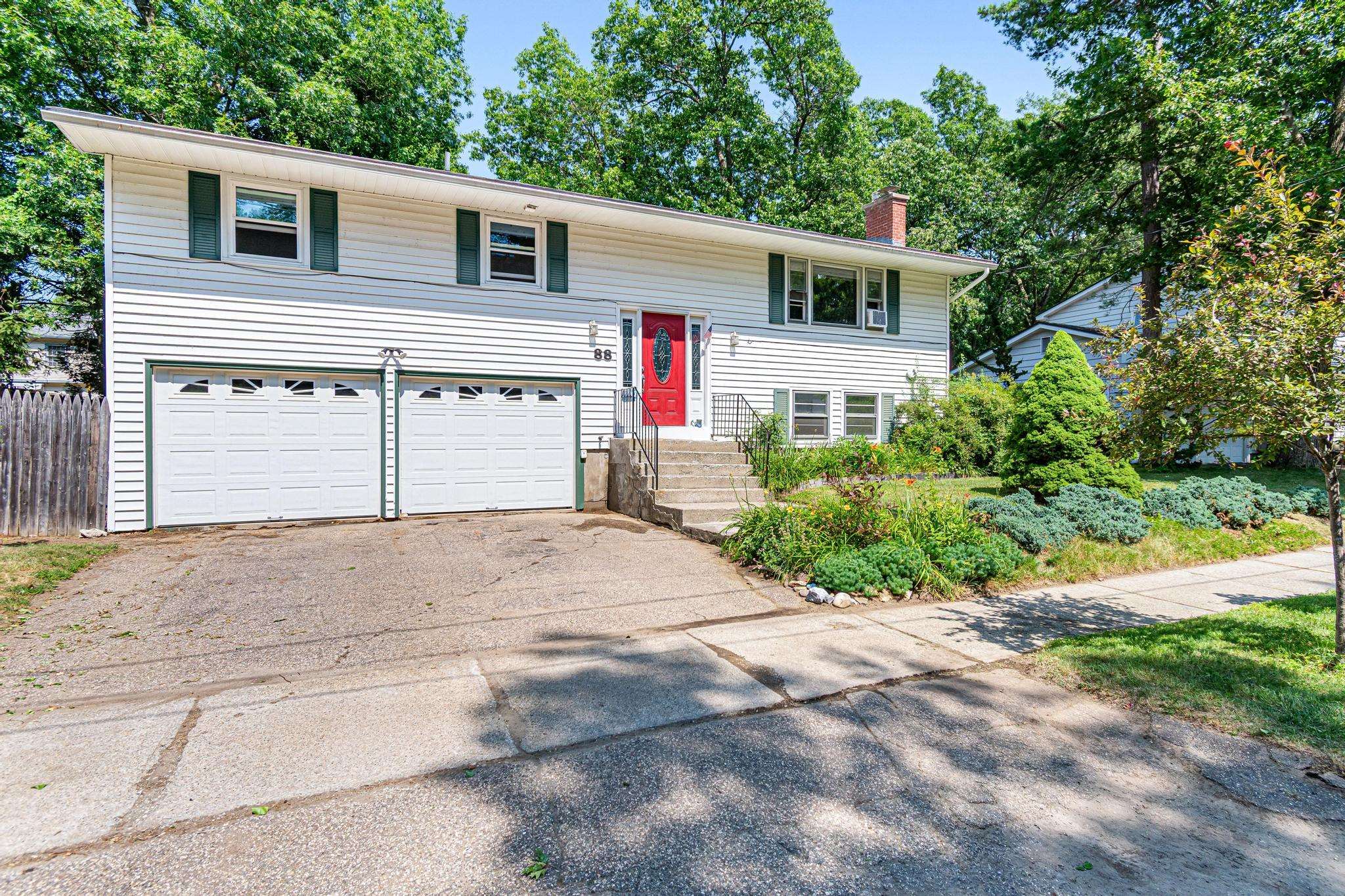 88 Pleasant Avenue — photo
