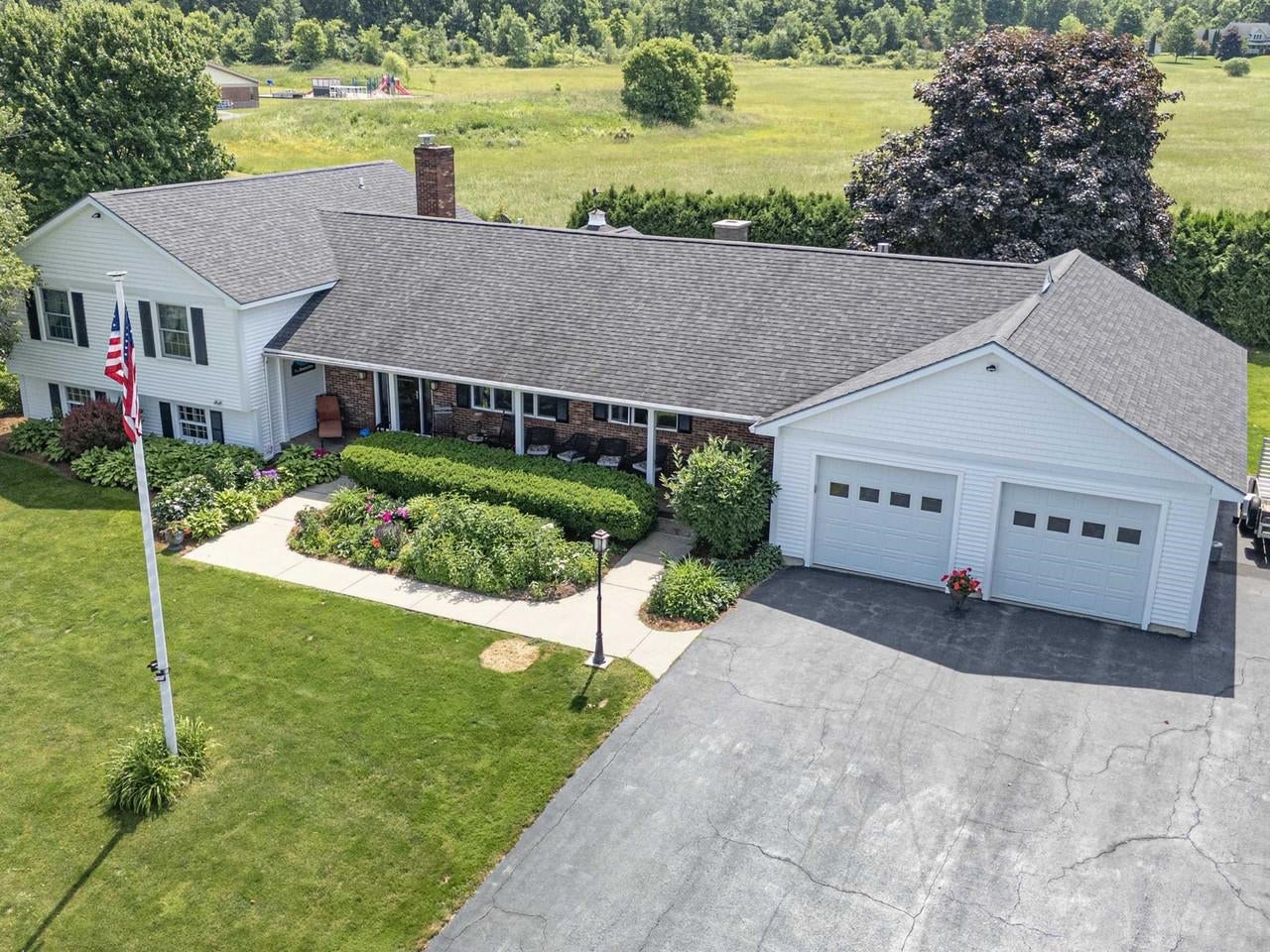 8 Green Meadow Acres — photo