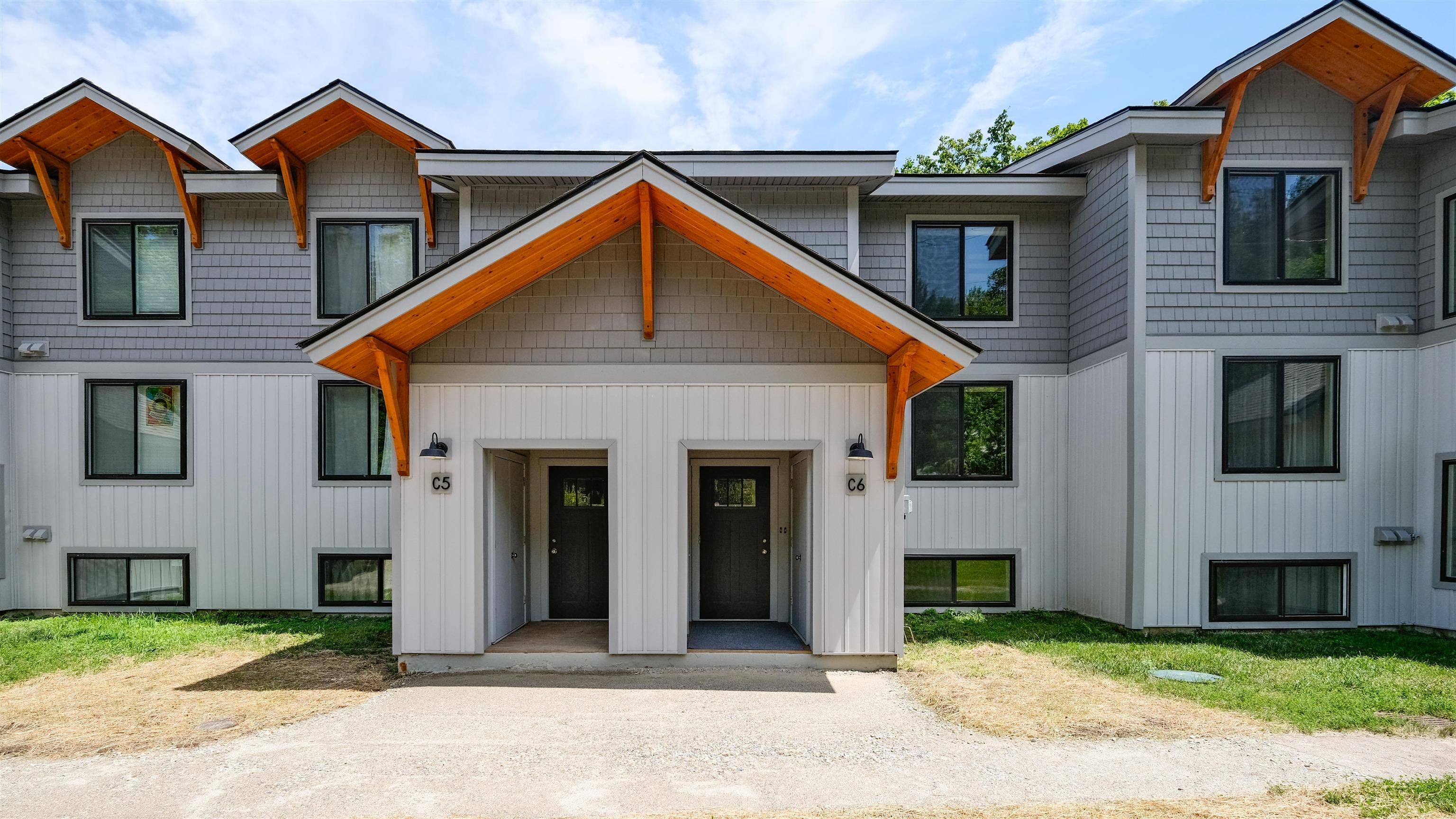 75 Upper Crossroad C6 — photo