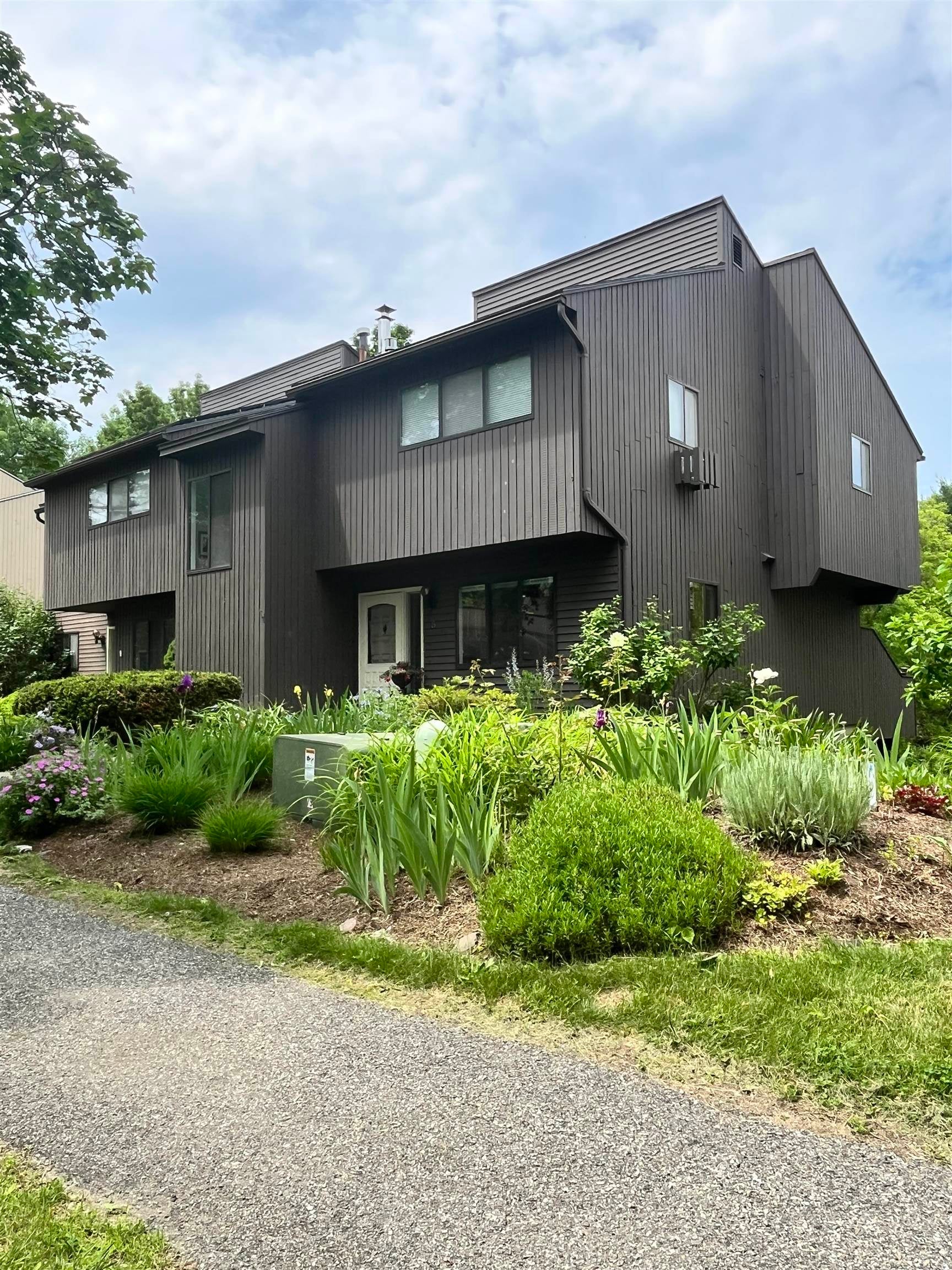 5 Lexington Green Street — photo