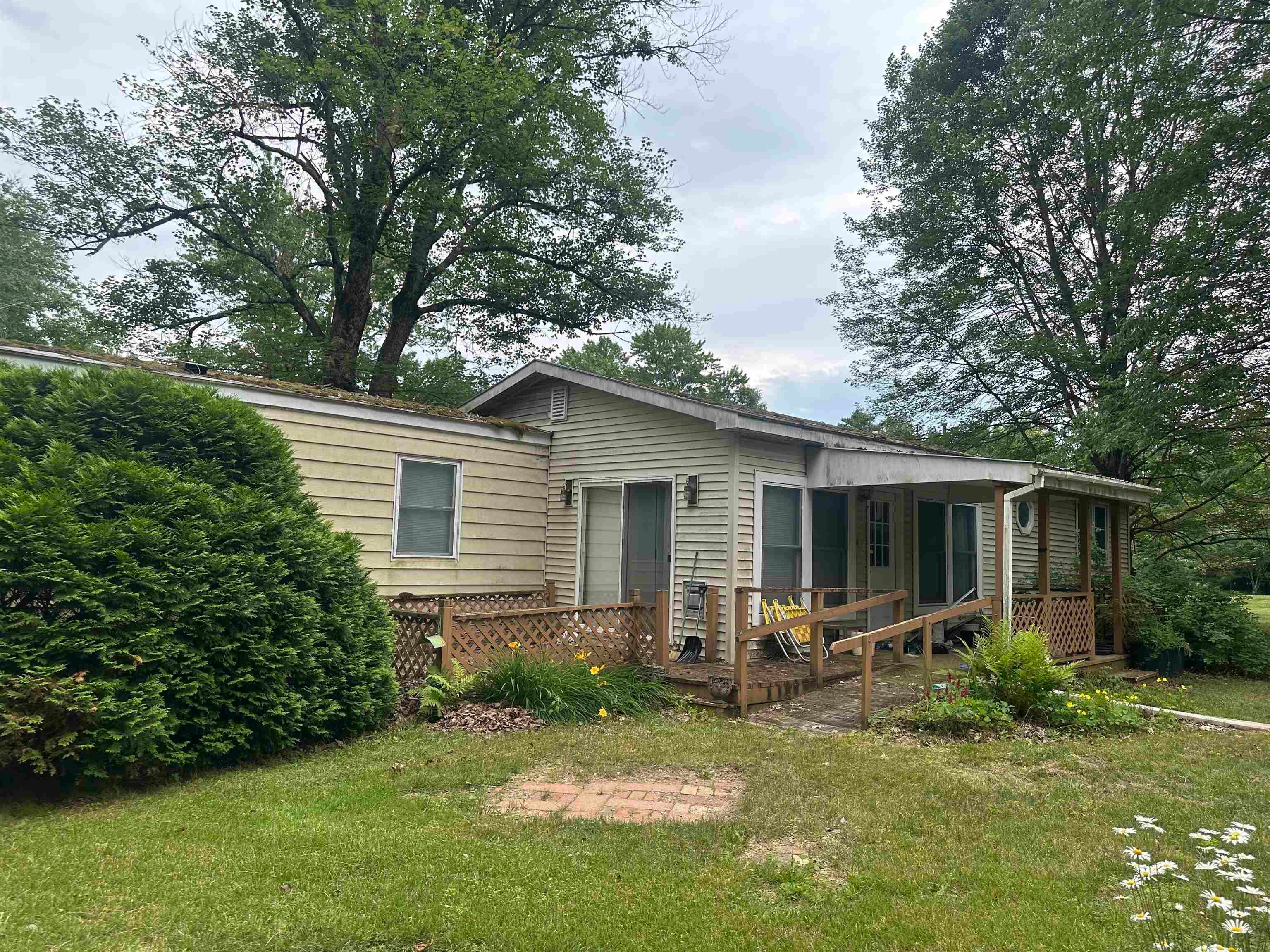 1316 Lake Dunmore Road — photo