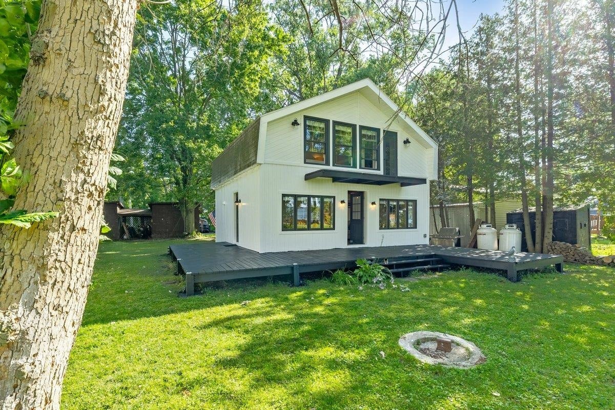 81 Mud Point South — photo
